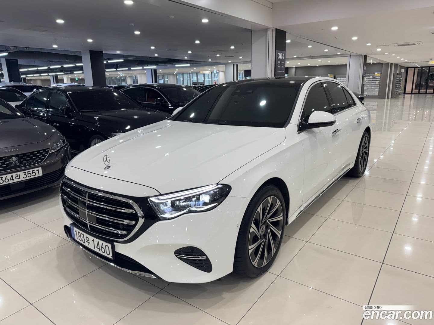 Main__Slider__Photo:E-Class Mercedes-Benz 2024.6-0