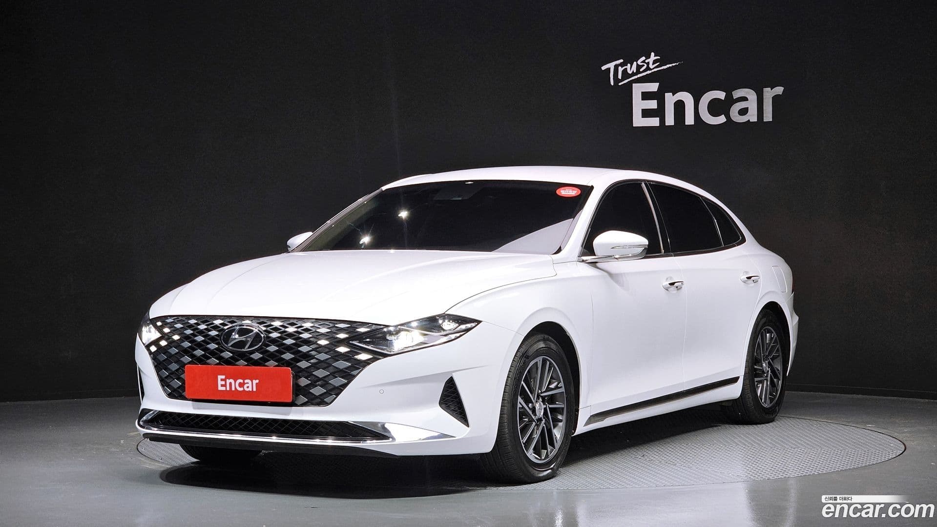 Main__Slider__Photo:Grandeur Hyundai 2021.10-0