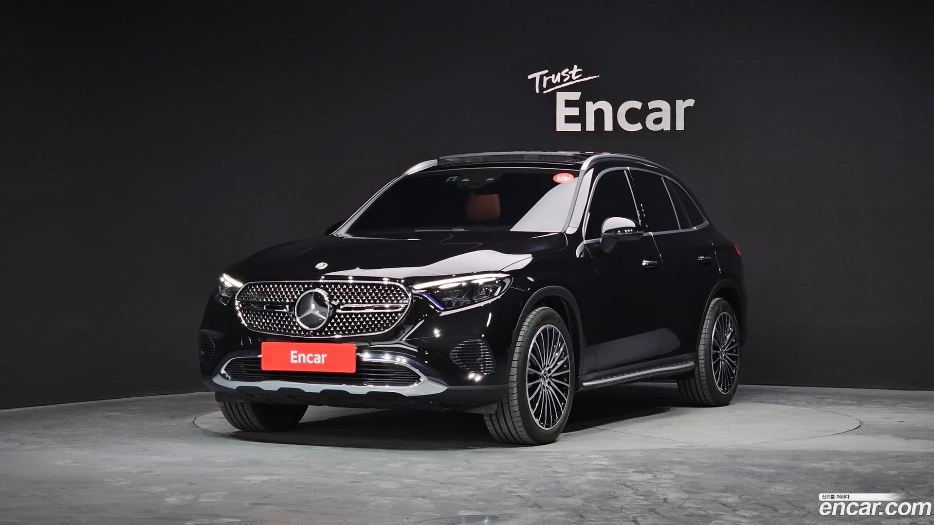 Main__Slider__Photo:GLC-Class Mercedes-Benz 2024.9-0