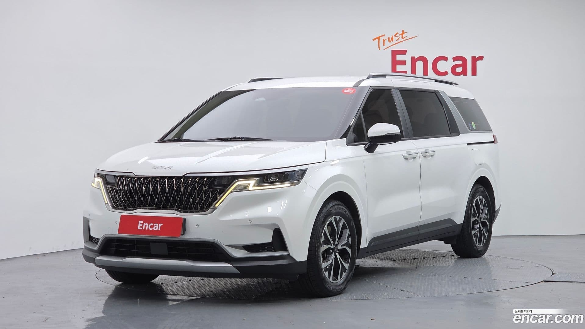 Main__Slider__Photo:Canival Kia 2021.11-0