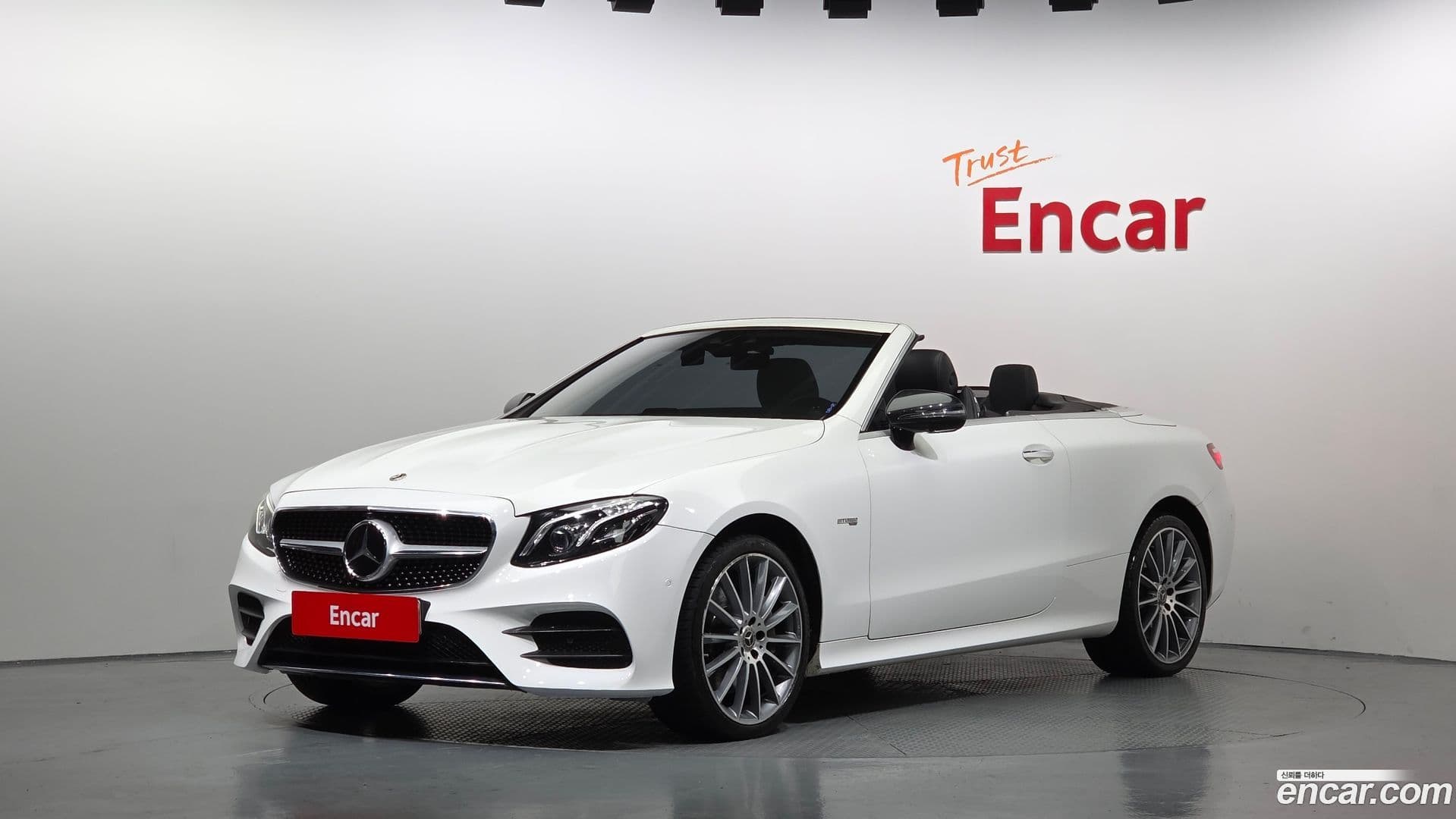 Main__Slider__Photo:E-Class Mercedes-Benz 2019.6-0
