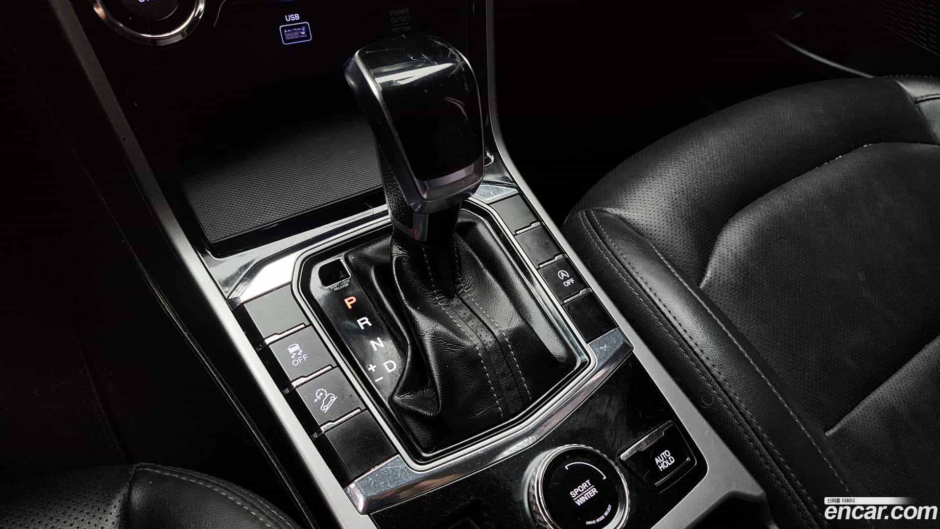 KORANDO KG Mobility 2020.8-INNER-009