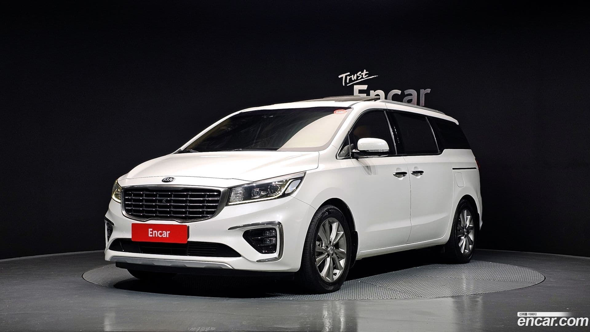 Main__Slider__Photo:Canival Kia 2018.3-0