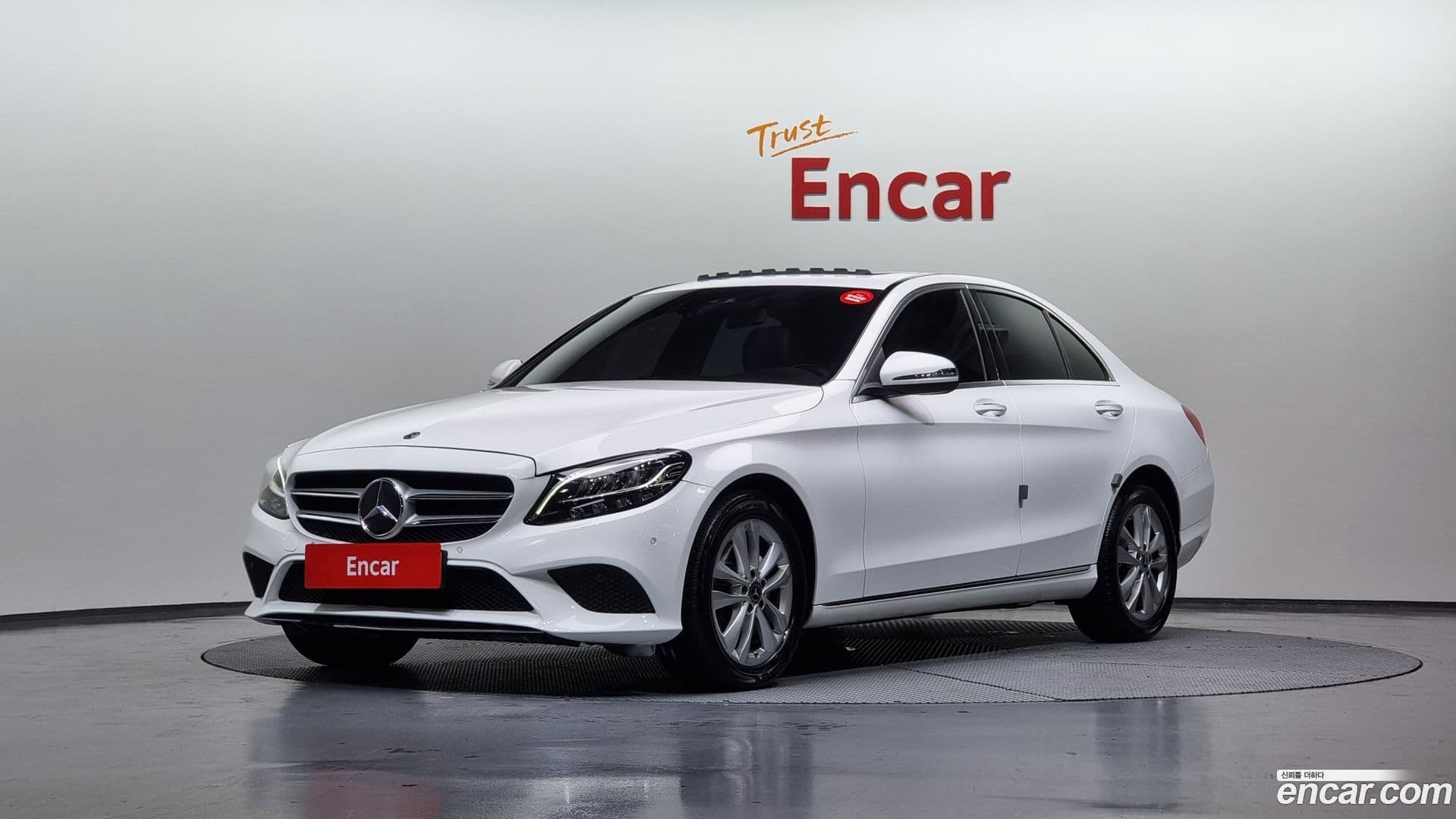 Main__Slider__Photo:C-Class Mercedes-Benz 2019.0-0