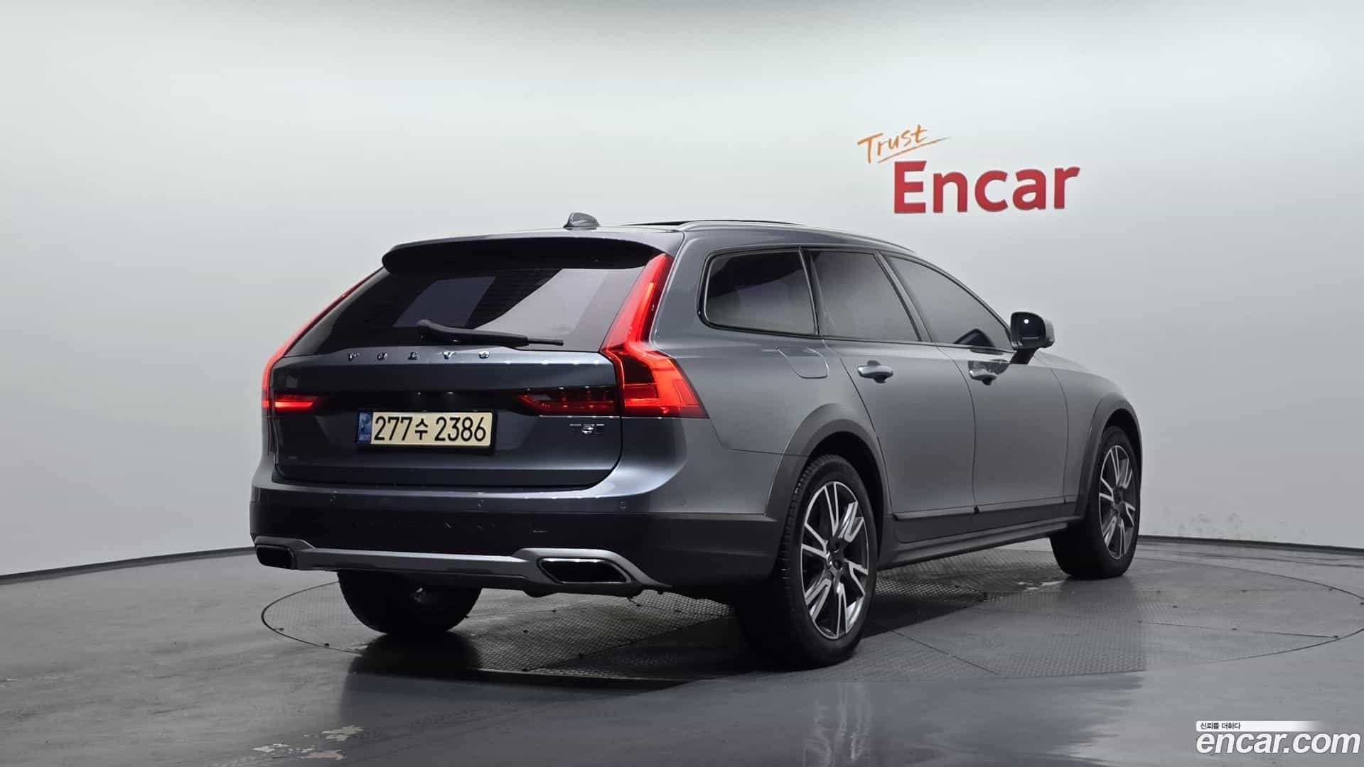 V90 Volvo 2018.5-OUTER-002