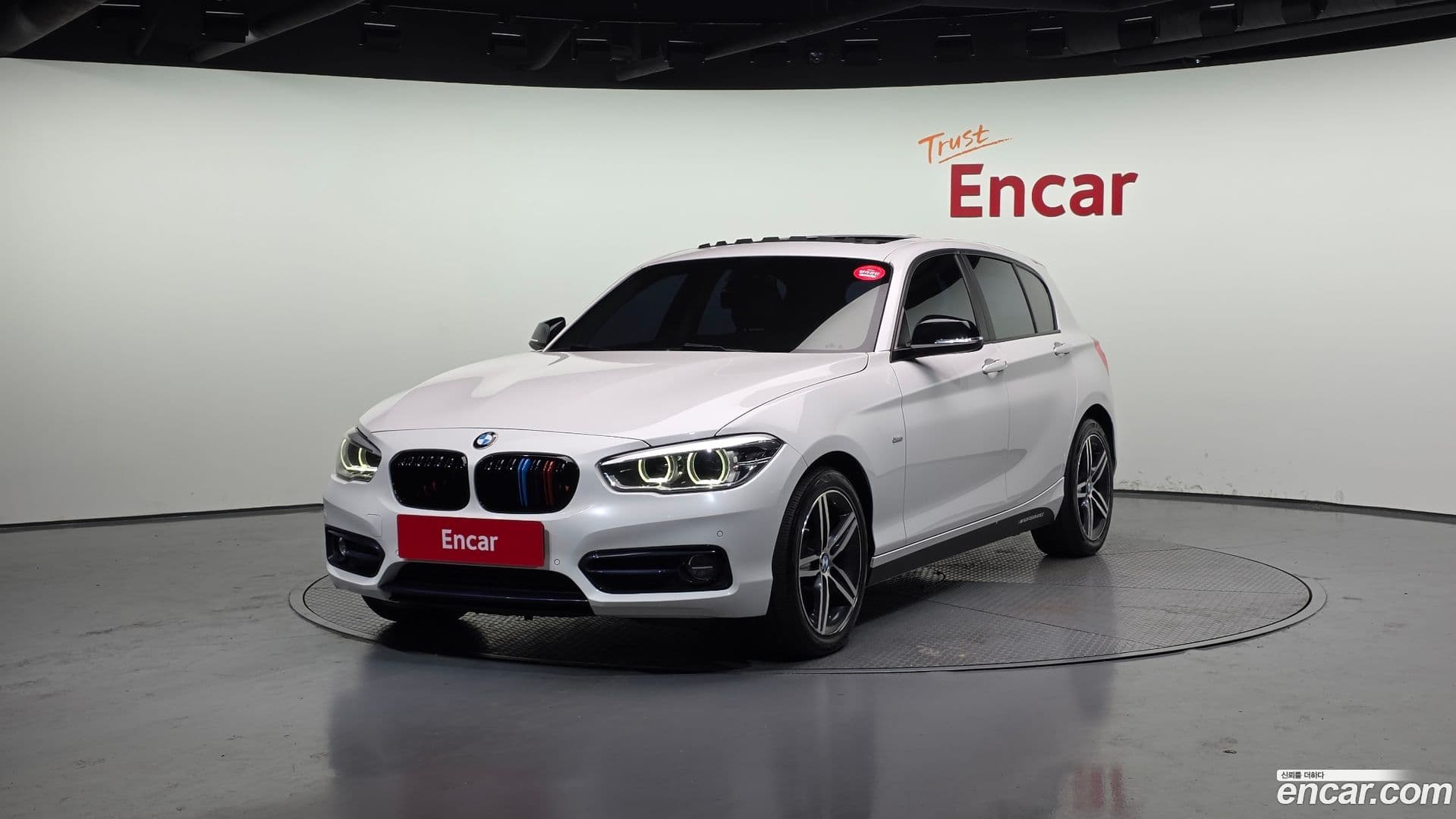 Main__Slider__Photo:1-Series BMW 2017.2-0