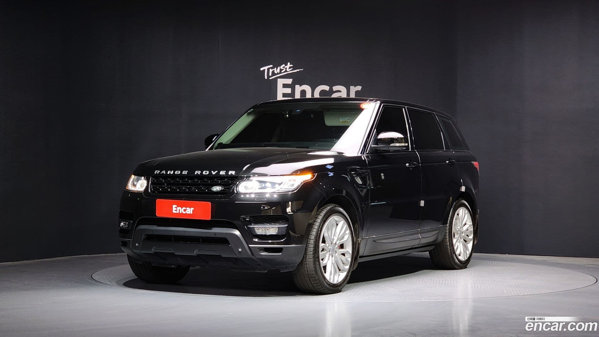 Main__Slider__Photo:Range Rover Sport Land Rover 2015.6-0