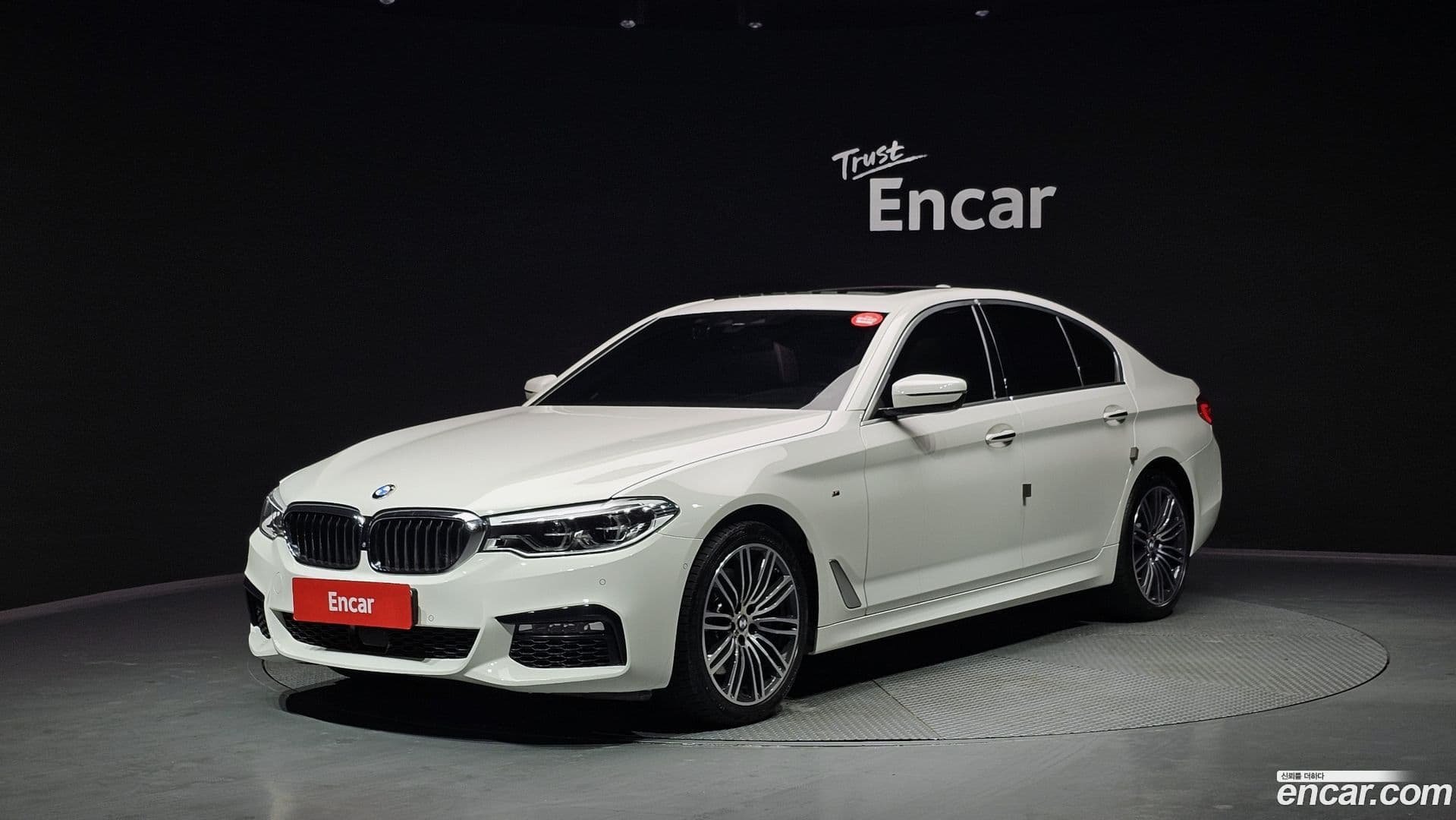 Main__Slider__Photo:5-Series BMW 2018.7-0