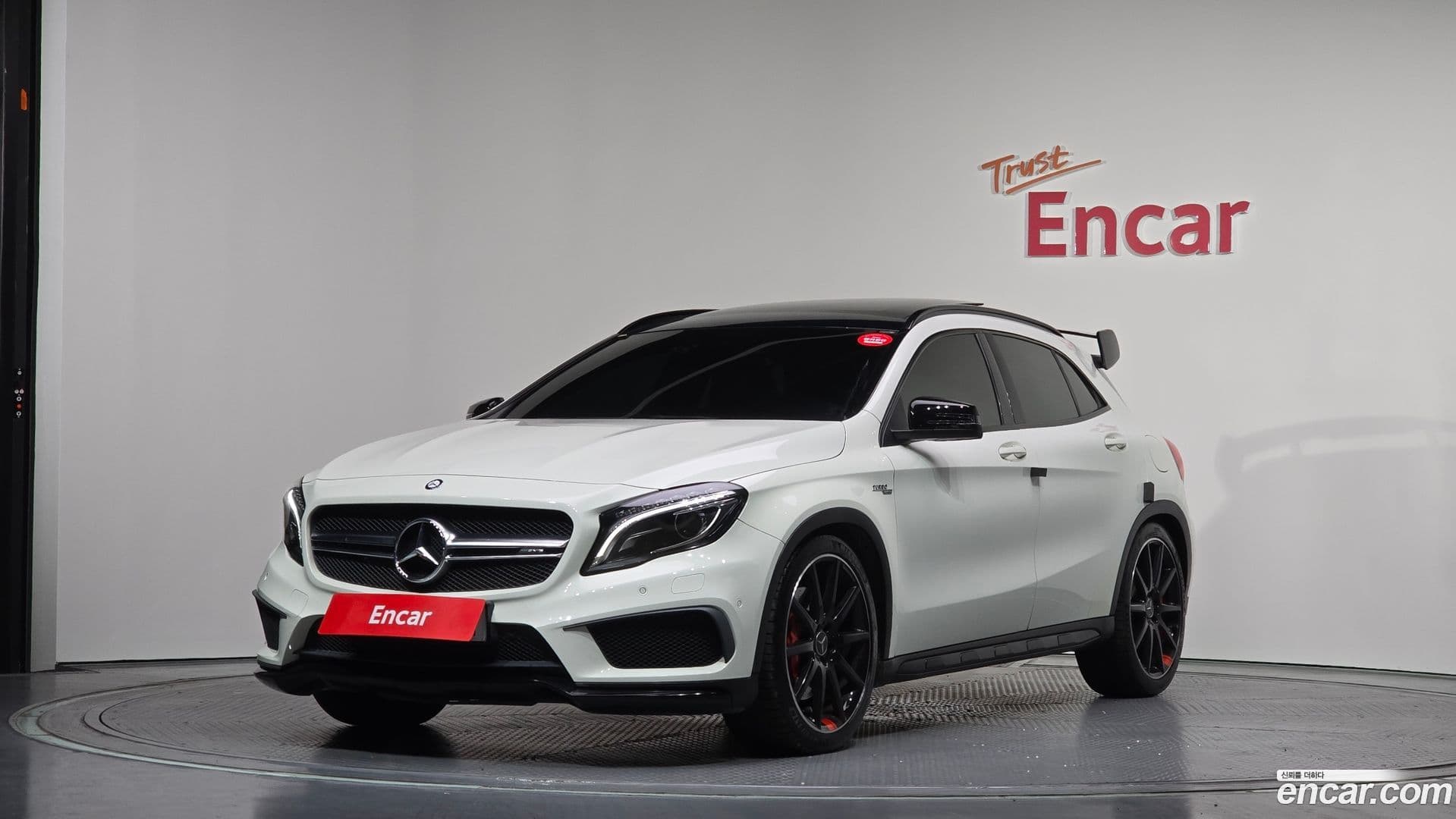 Main__Slider__Photo:GLA-Class Mercedes-Benz 2015.10-0