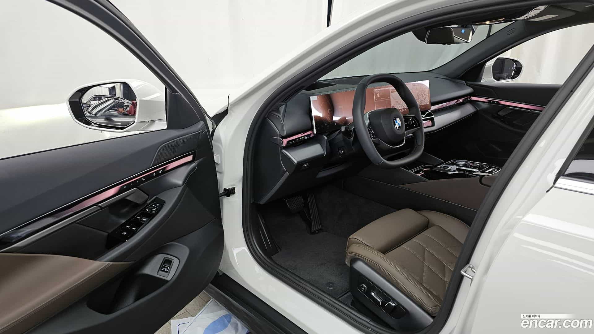 5-Series BMW 2025.10-INNER-010