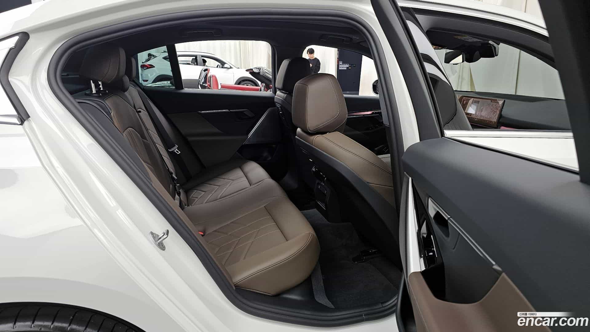 5-Series BMW 2025.10-OPTION-016