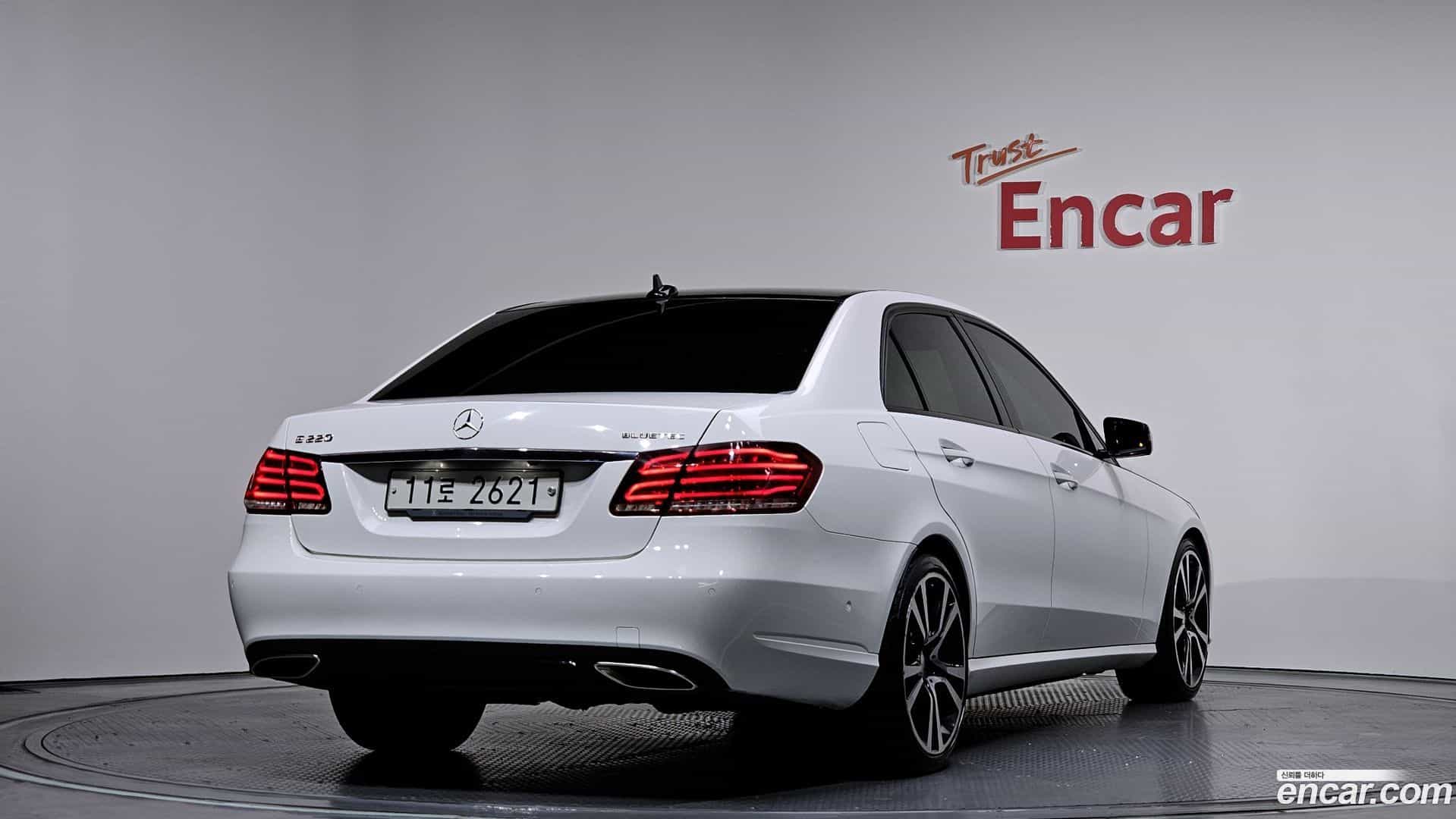 E-Class Mercedes-Benz 2015.4-OUTER-002