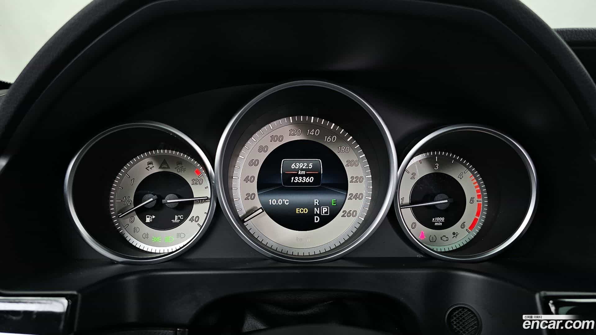 E-Class Mercedes-Benz 2015.4-INNER-008