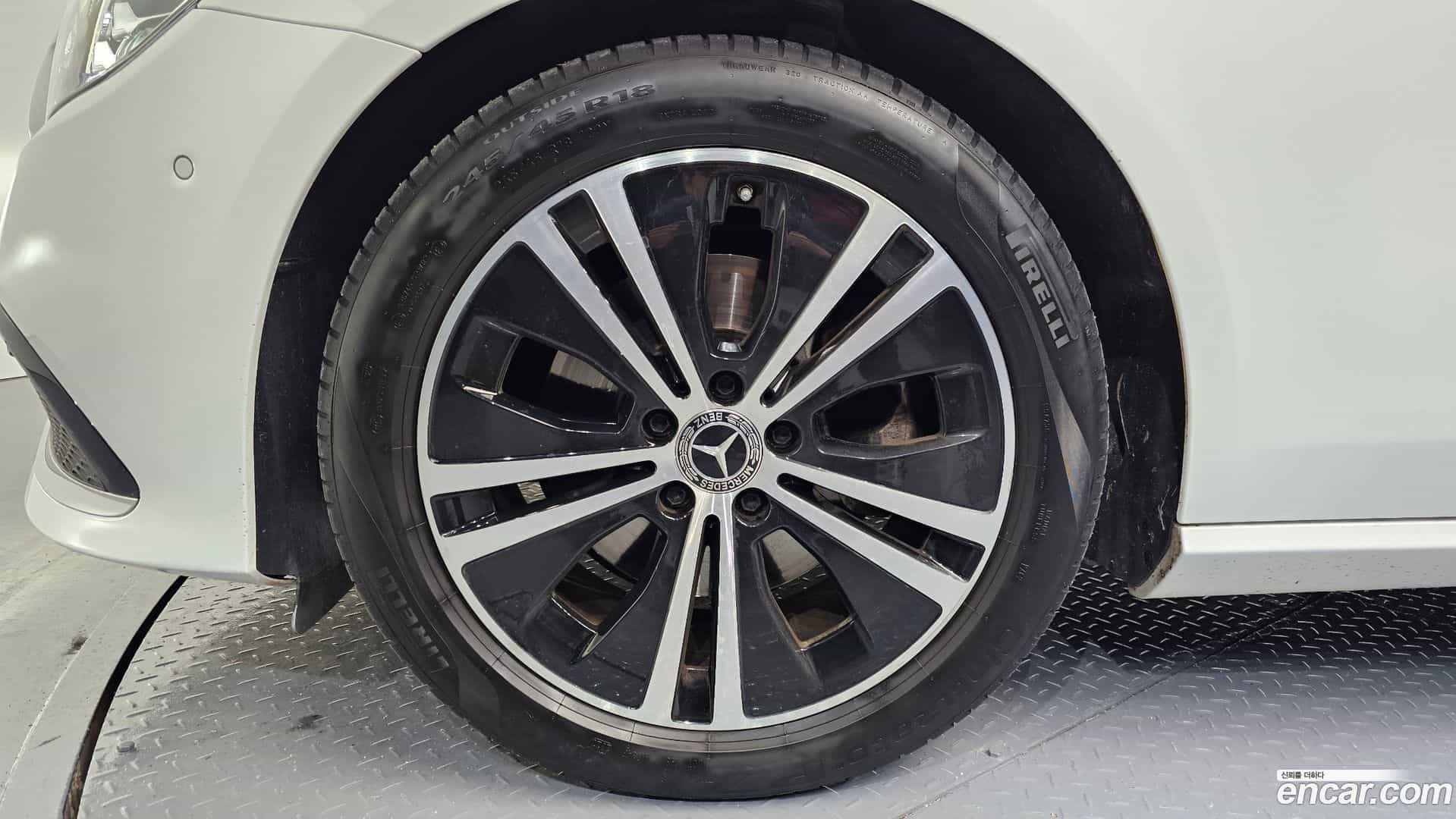 E-Class Mercedes-Benz 2021.1-OUTER-005