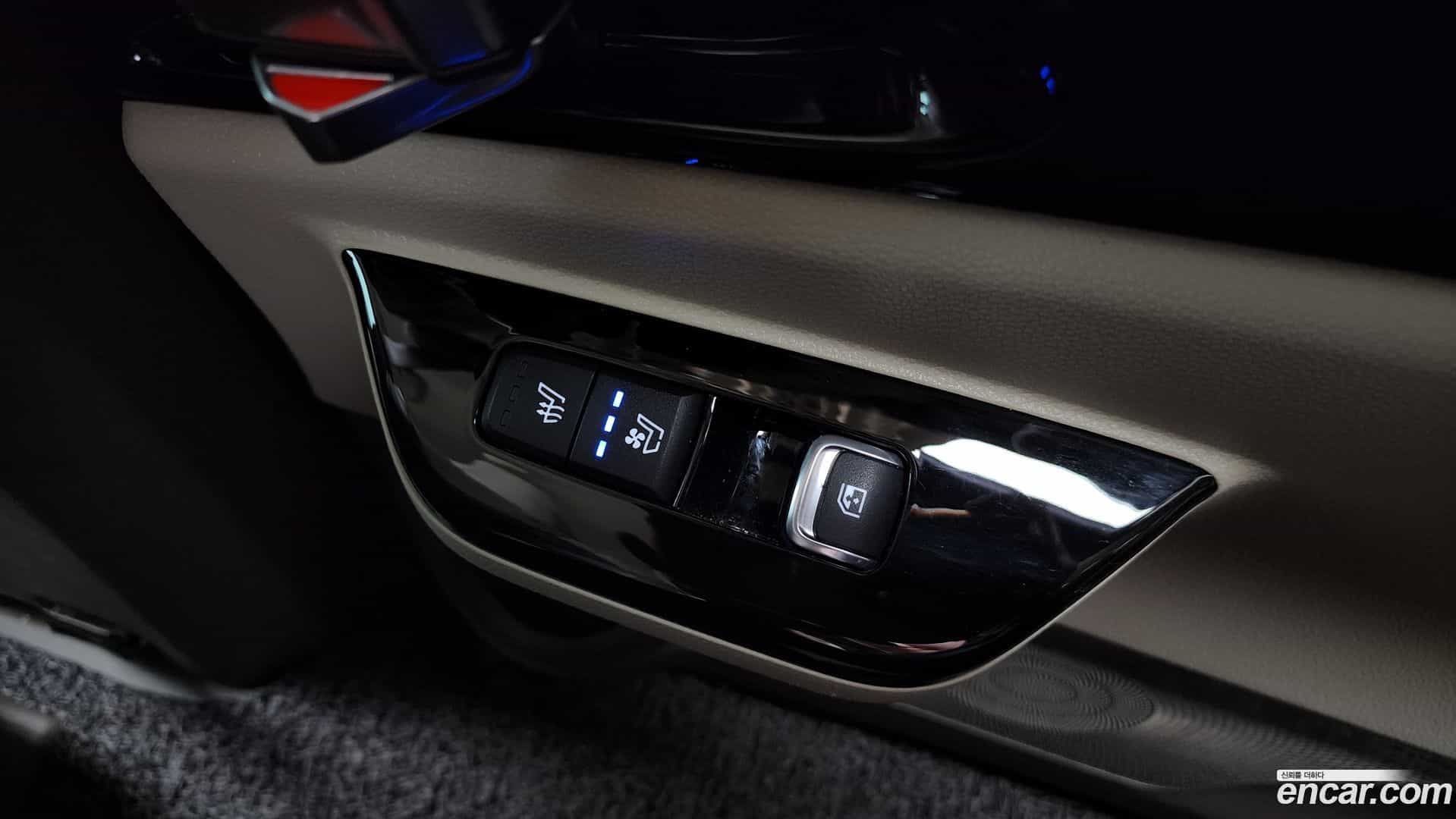 Canival Kia 2023.8-OPTION-023