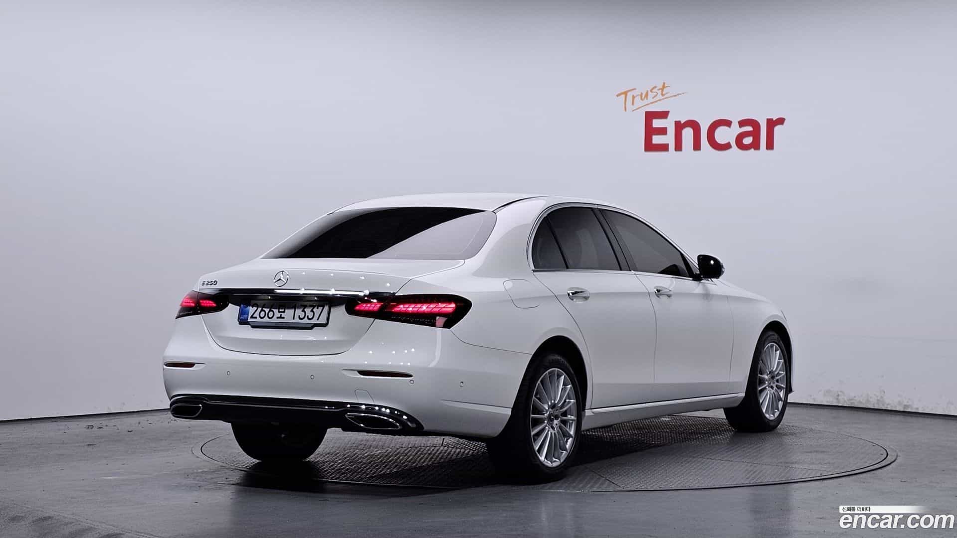 E-Class Mercedes-Benz 2023.9-OUTER-002