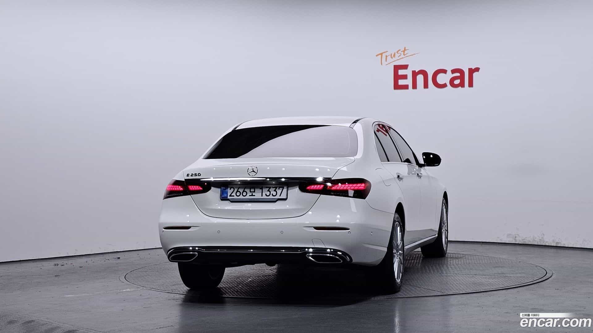 E-Class Mercedes-Benz 2023.9-OUTER-004