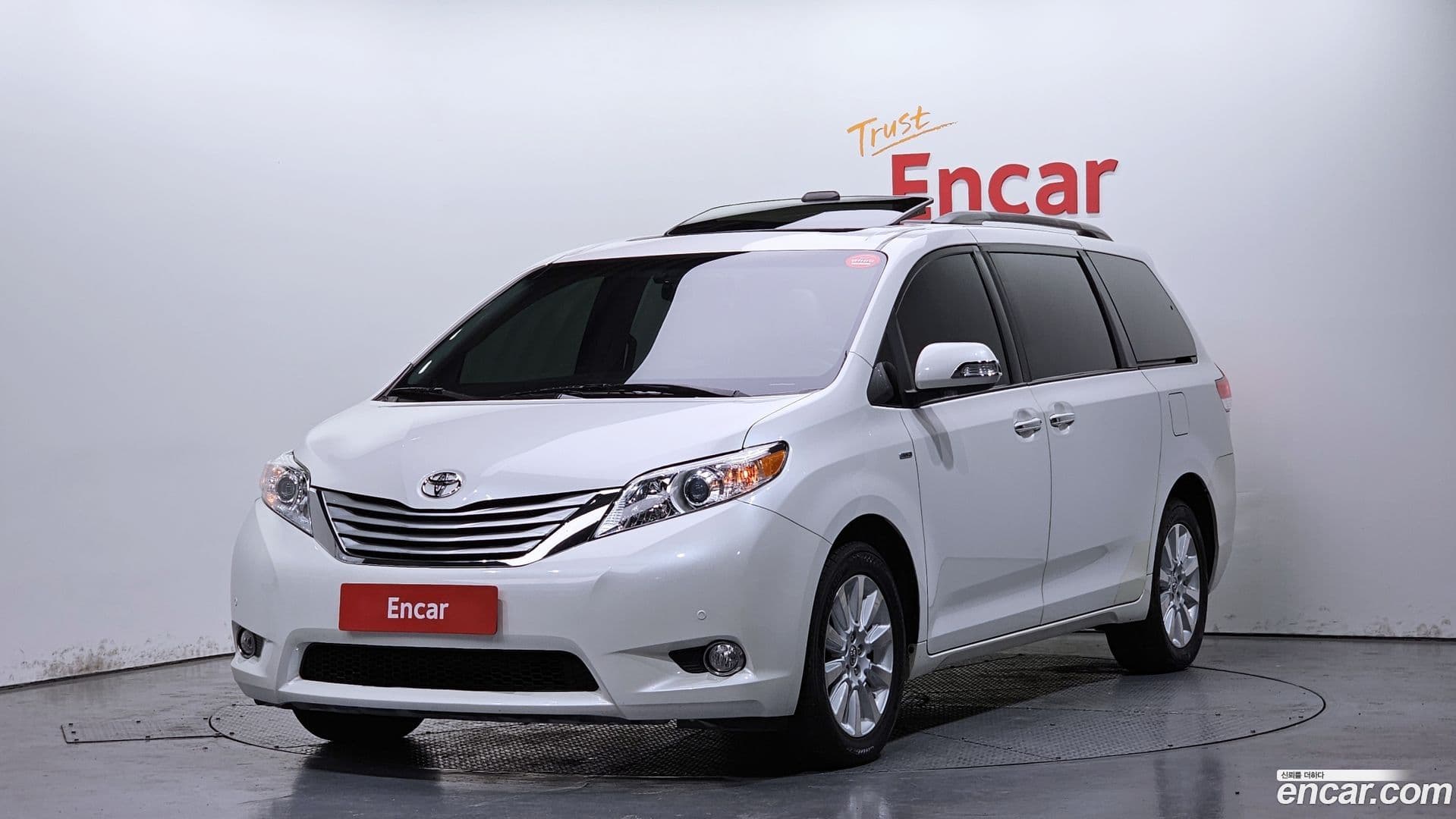 Main__Slider__Photo:Sienna Toyota 2014.6-0