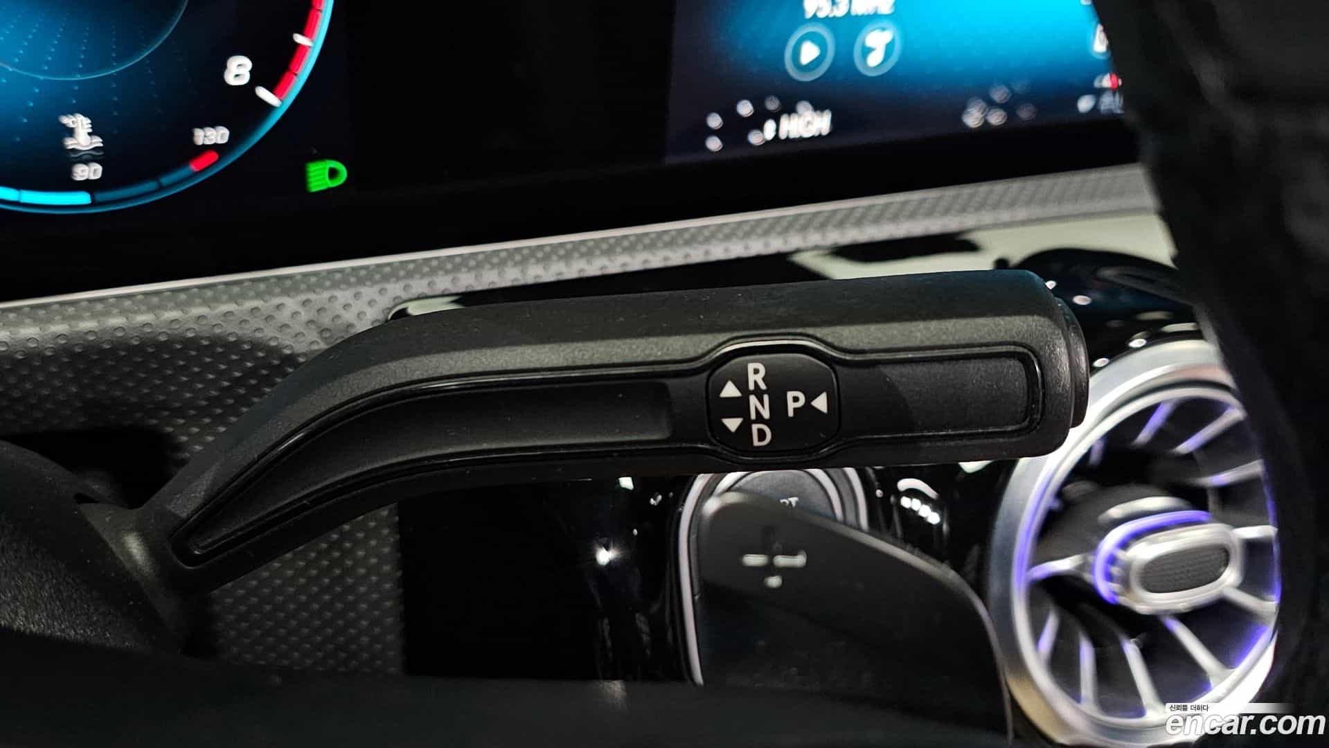 CLA-Class Mercedes-Benz 2020.7-INNER-009