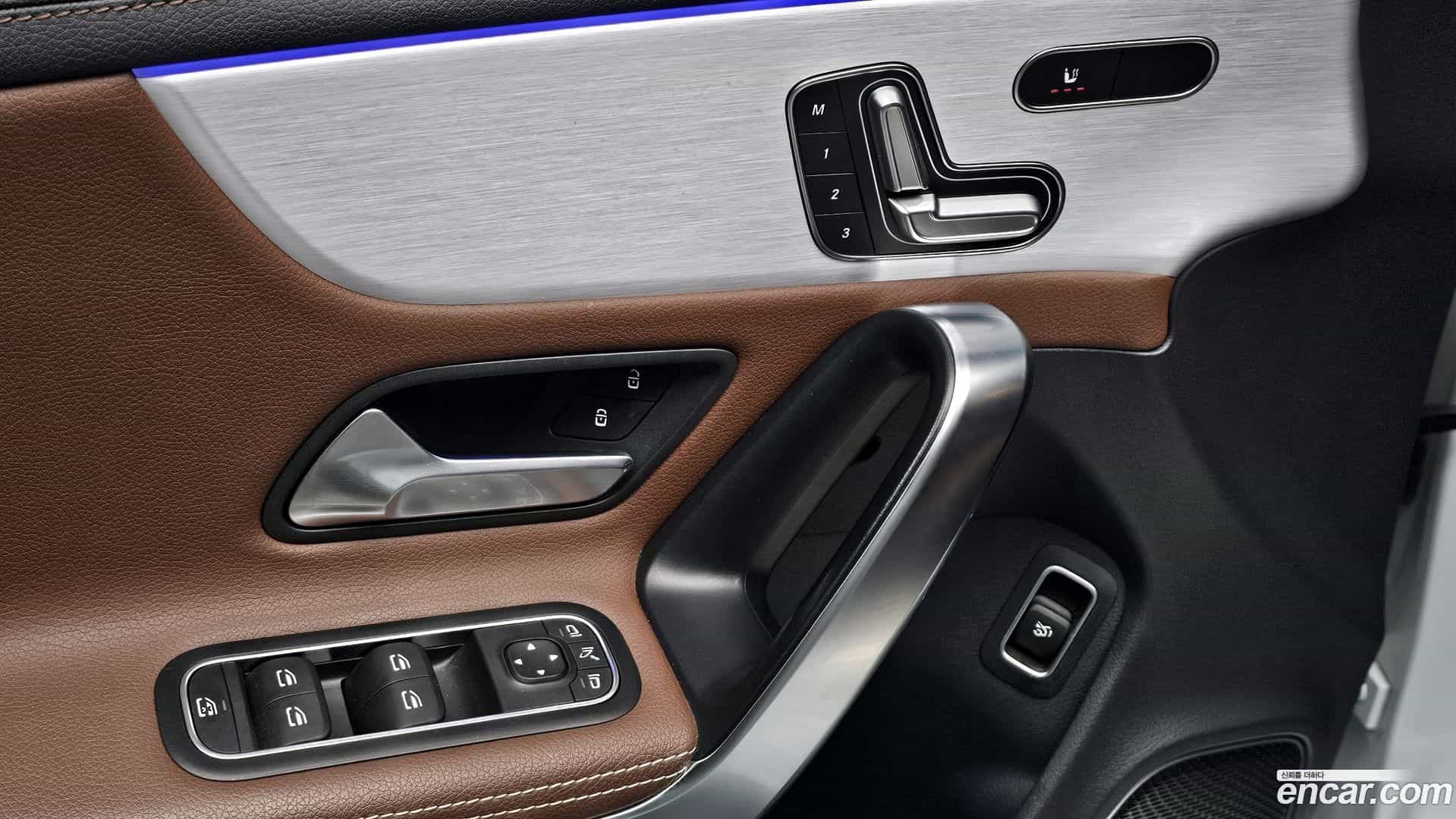 CLA-Class Mercedes-Benz 2020.7-OPTION-022