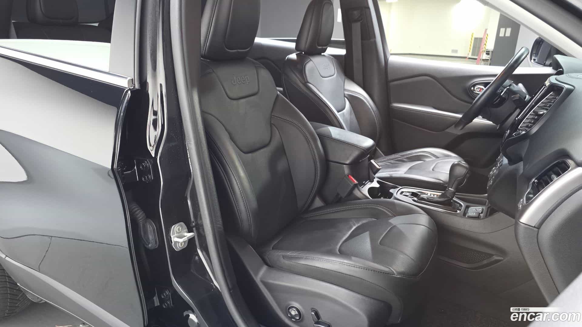 Cherokee Jeep 2021.7-INNER-010