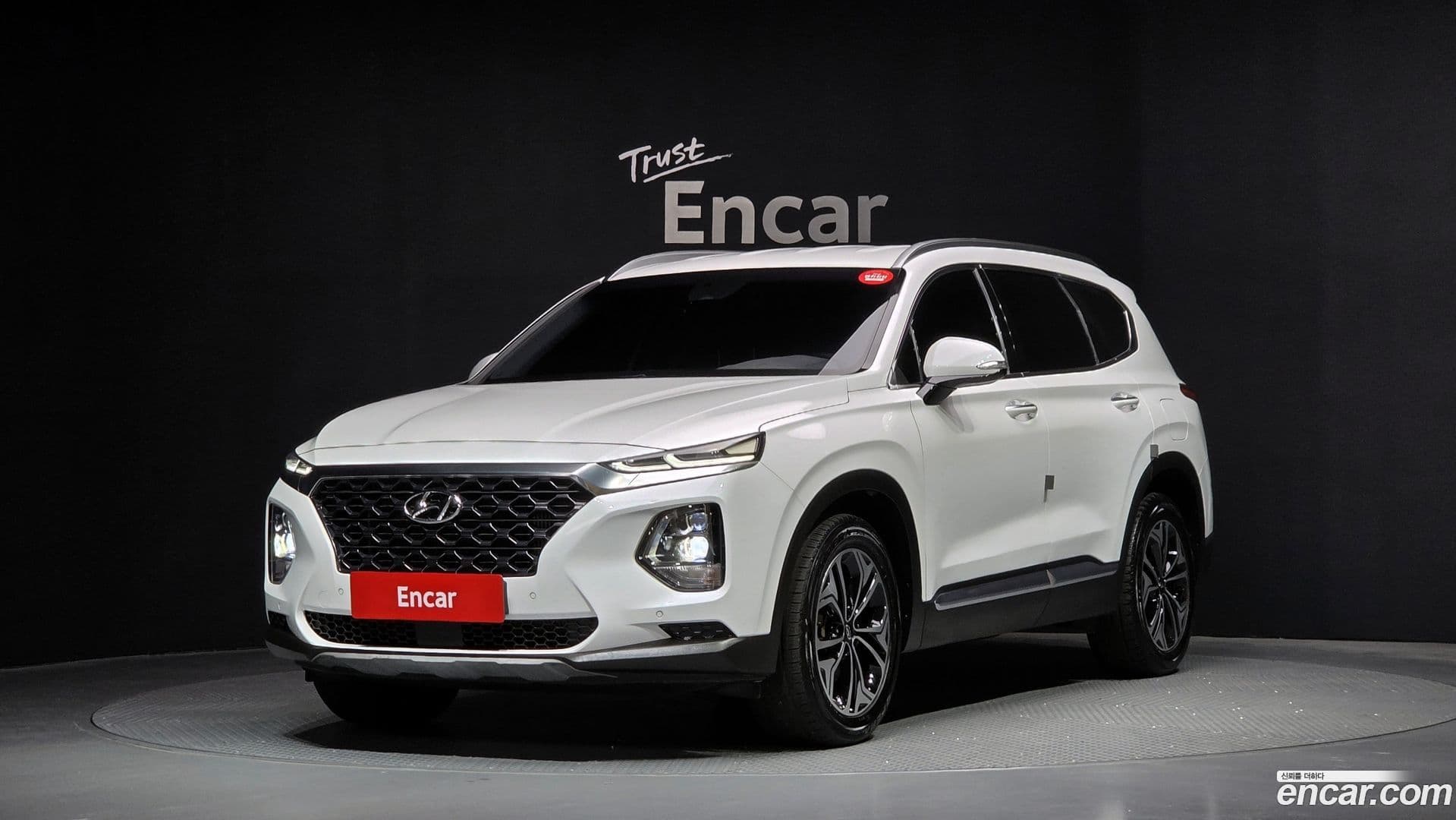 Main__Slider__Photo:Santafe Hyundai 2019.5-0