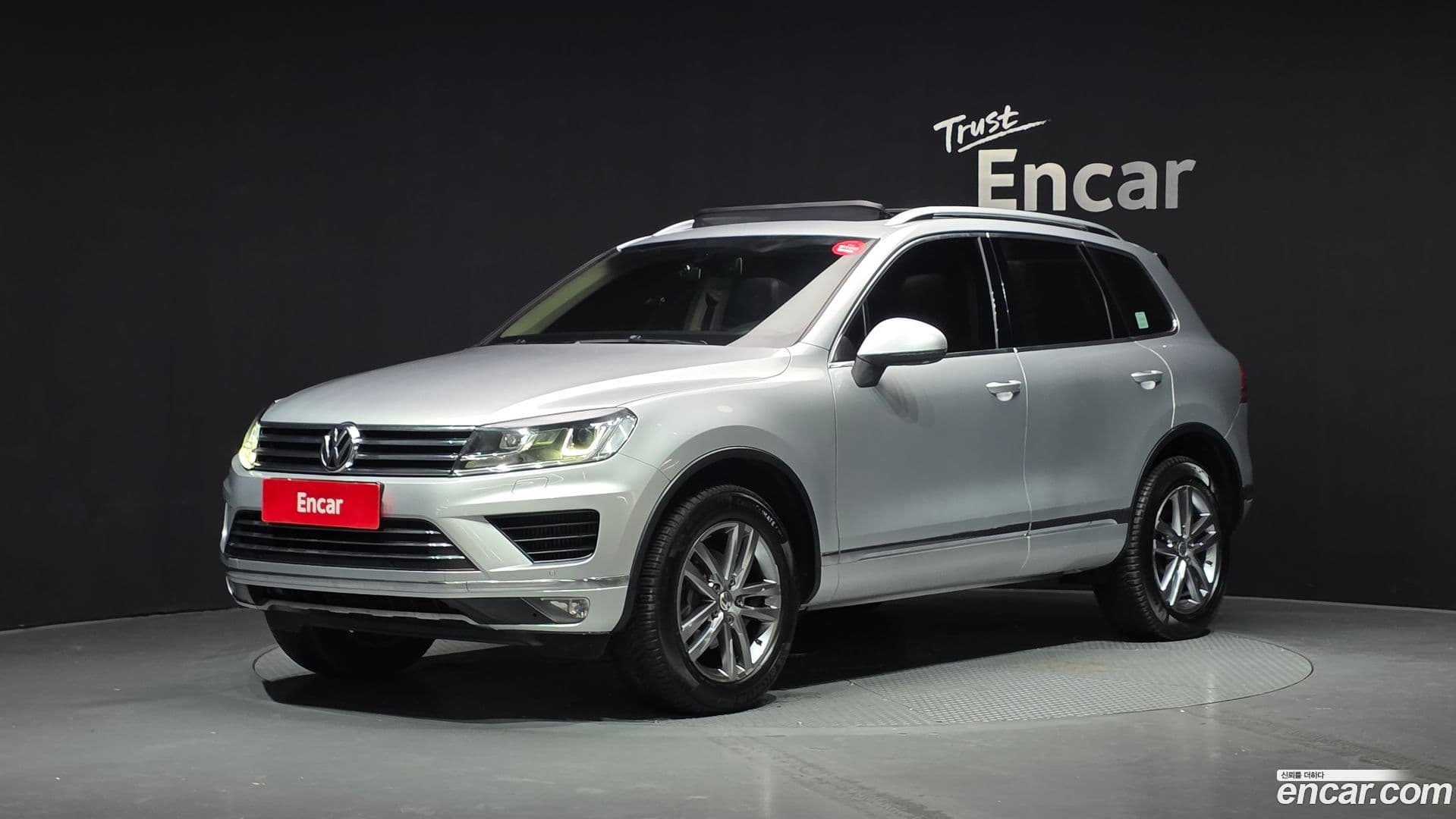 Main__Slider__Photo:Touareg Volkswagen 2016.9-0
