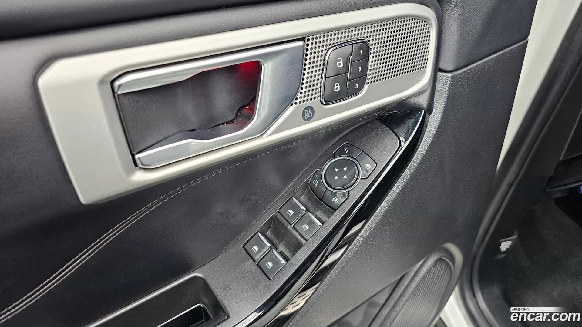 Explorer Ford 2022.11-INNER-008