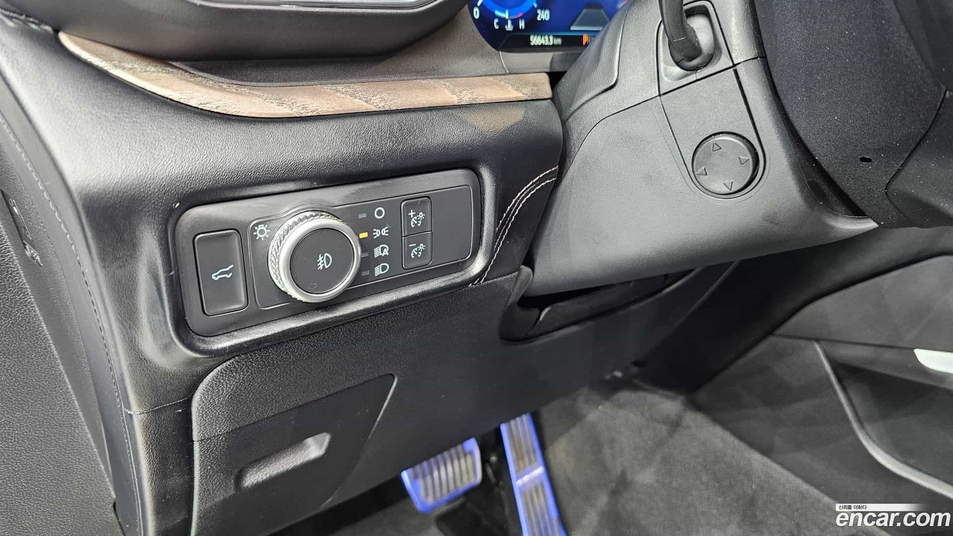 Explorer Ford 2022.11-INNER-009