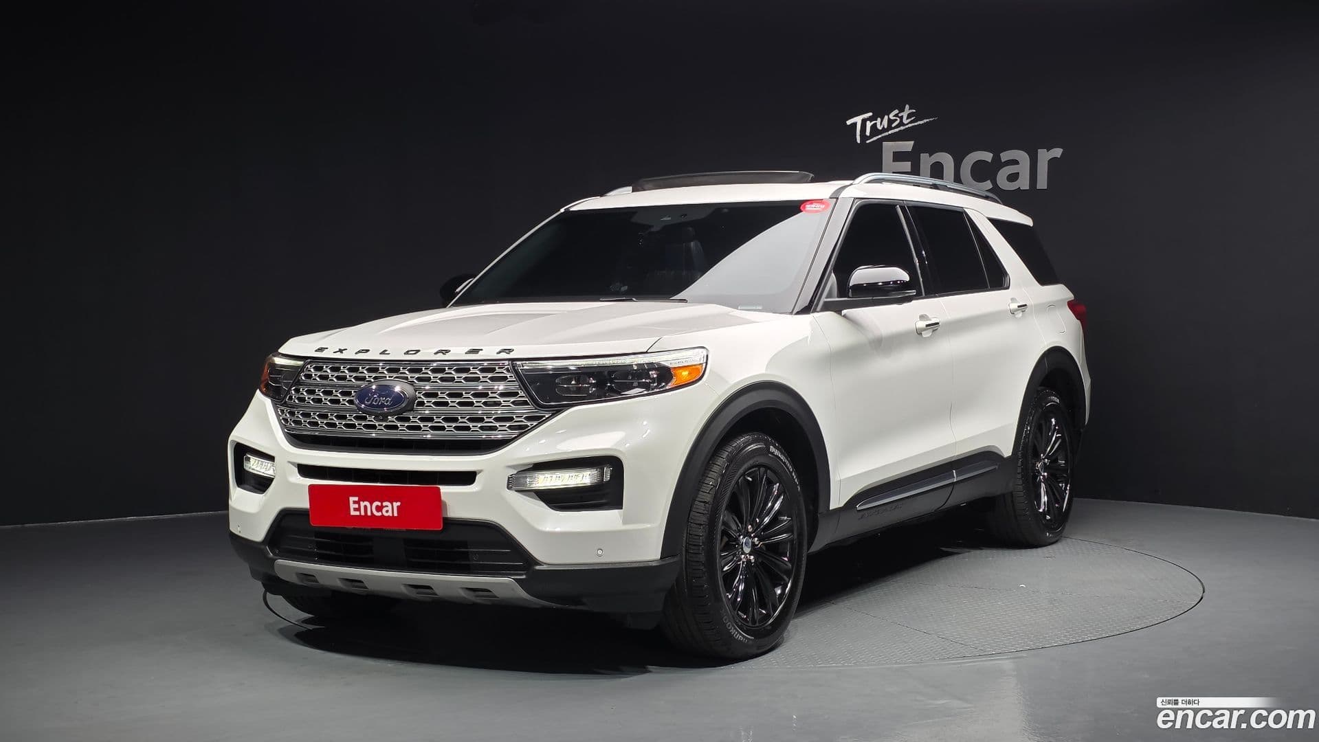 Main__Slider__Photo:Explorer Ford 2020.5-0