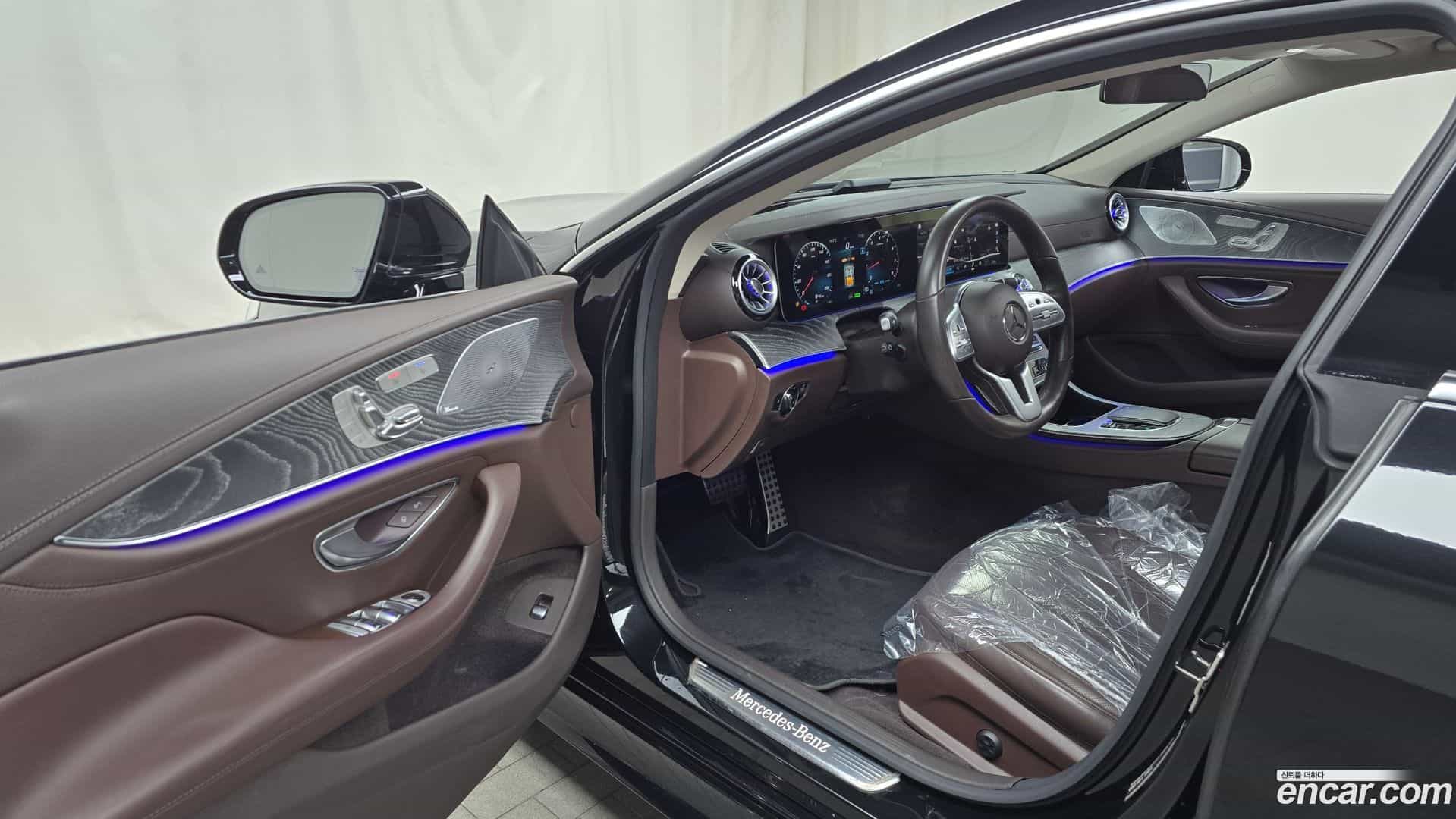 CLS-Class Mercedes-Benz 2020.10-INNER-010