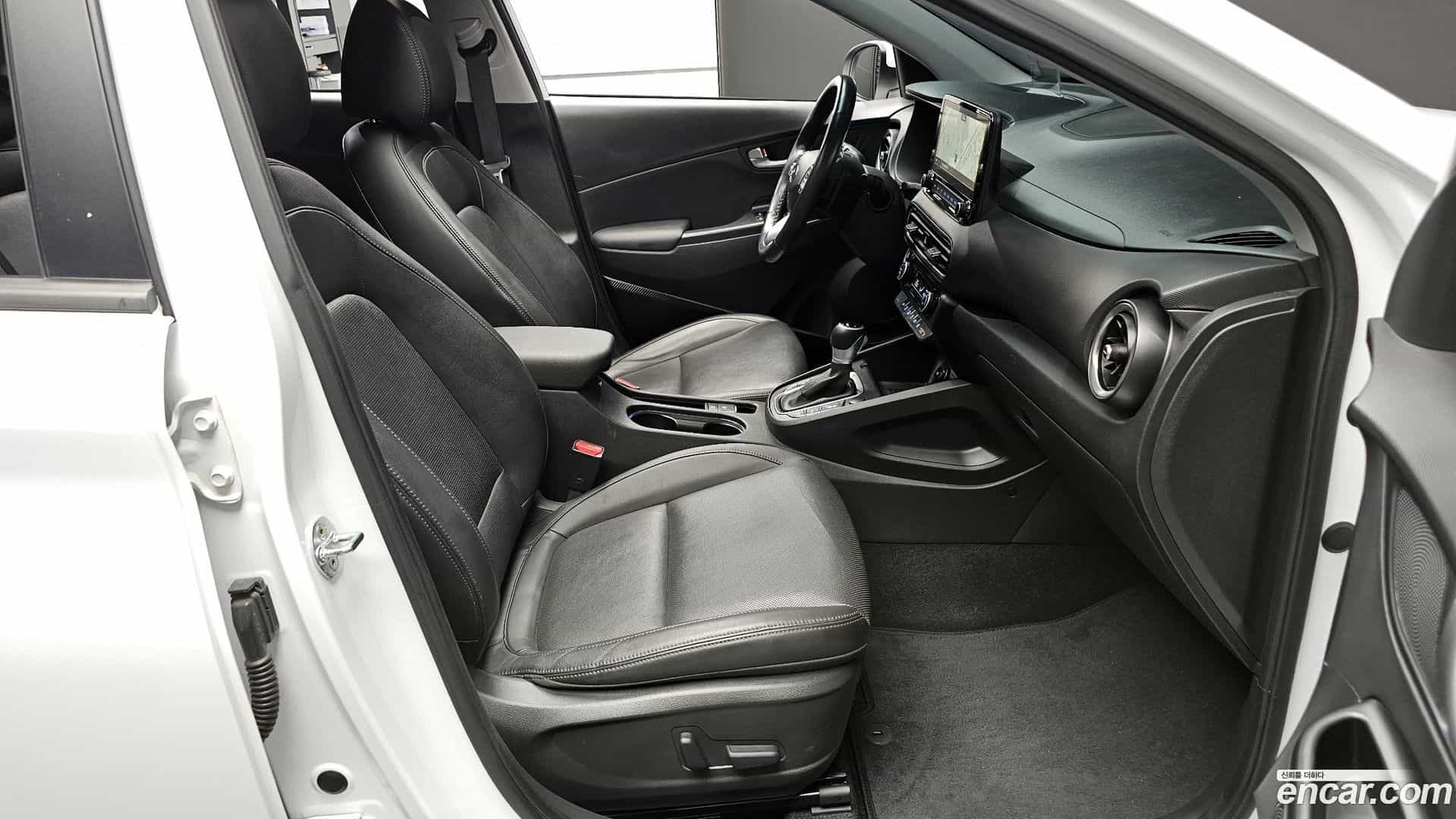 Kona Hyundai 2021.10-INNER-010