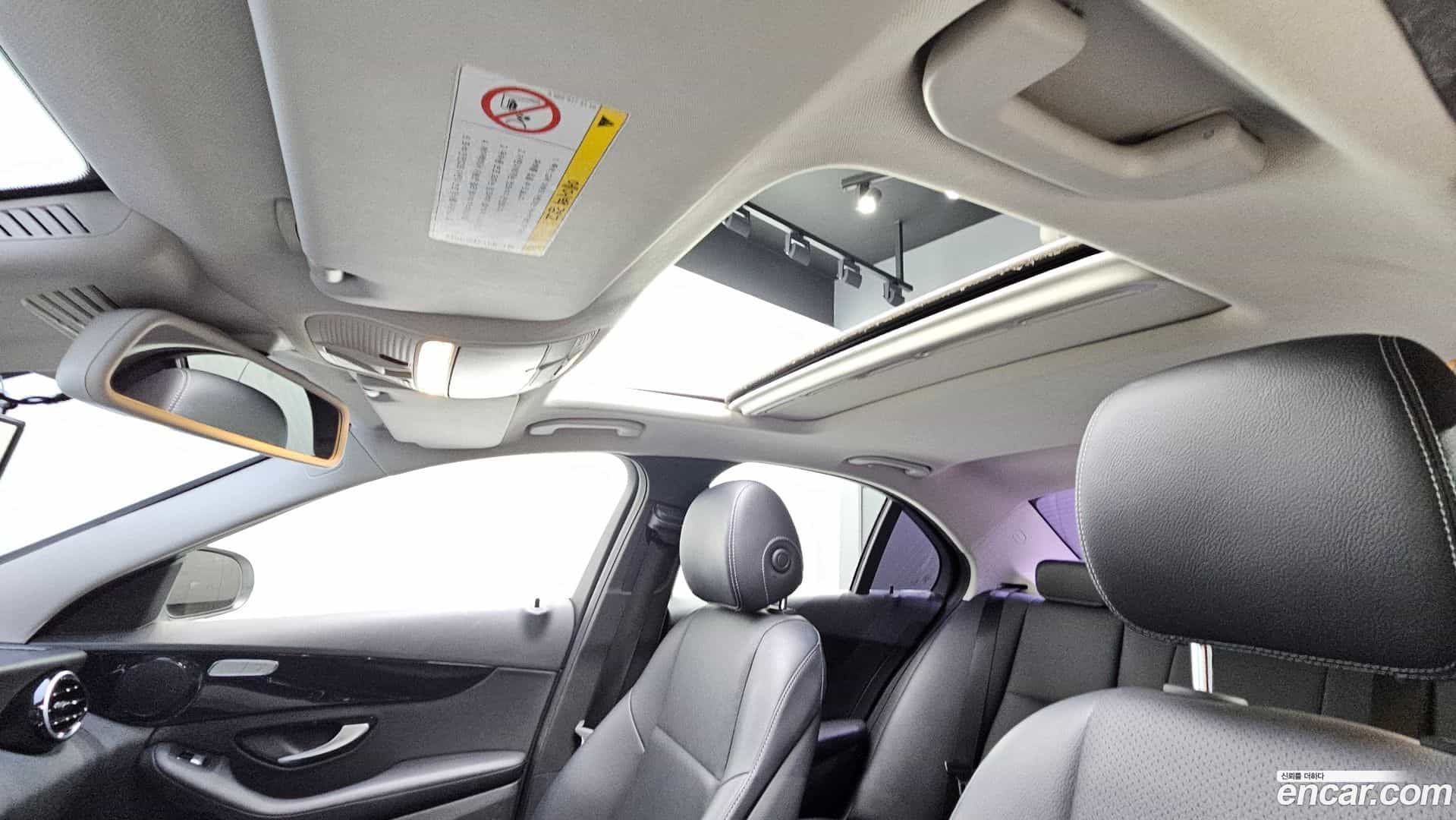 C-Class Mercedes-Benz 2015.9-OPTION-024