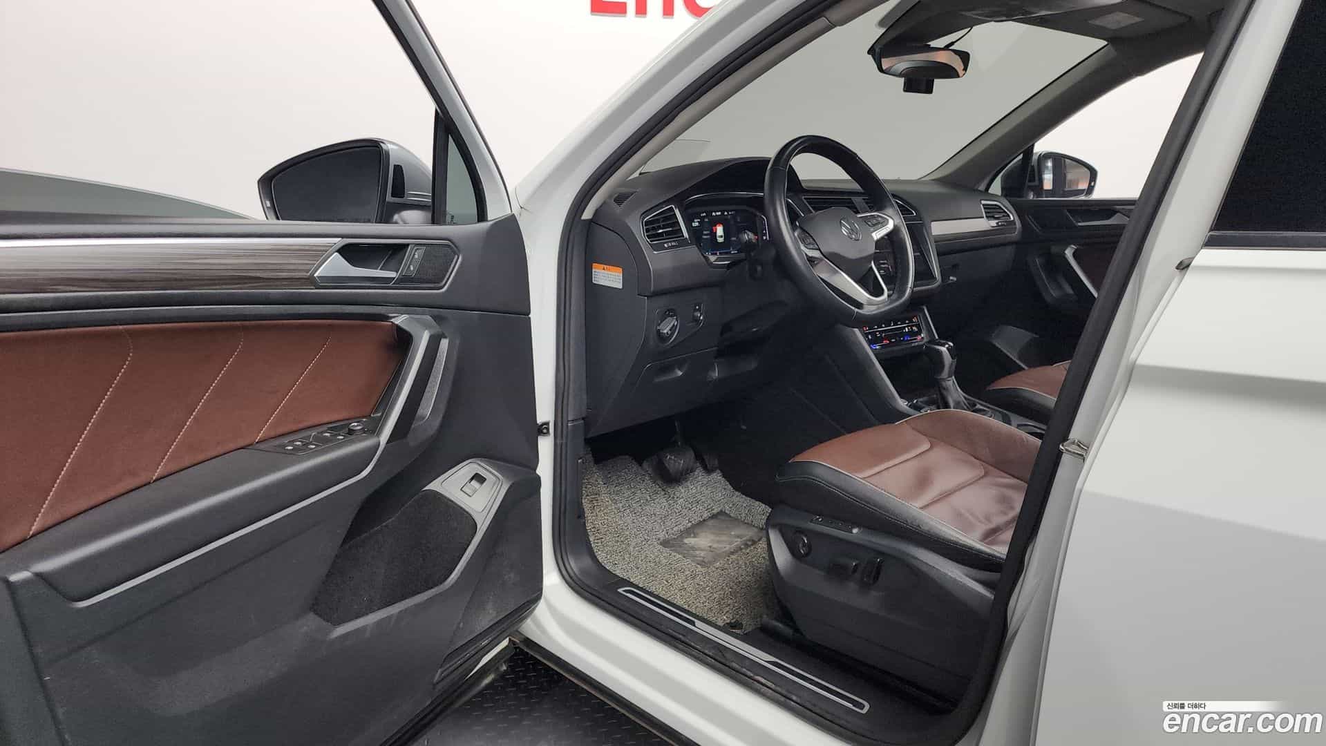 Tiguan Volkswagen 2022.10-INNER-010