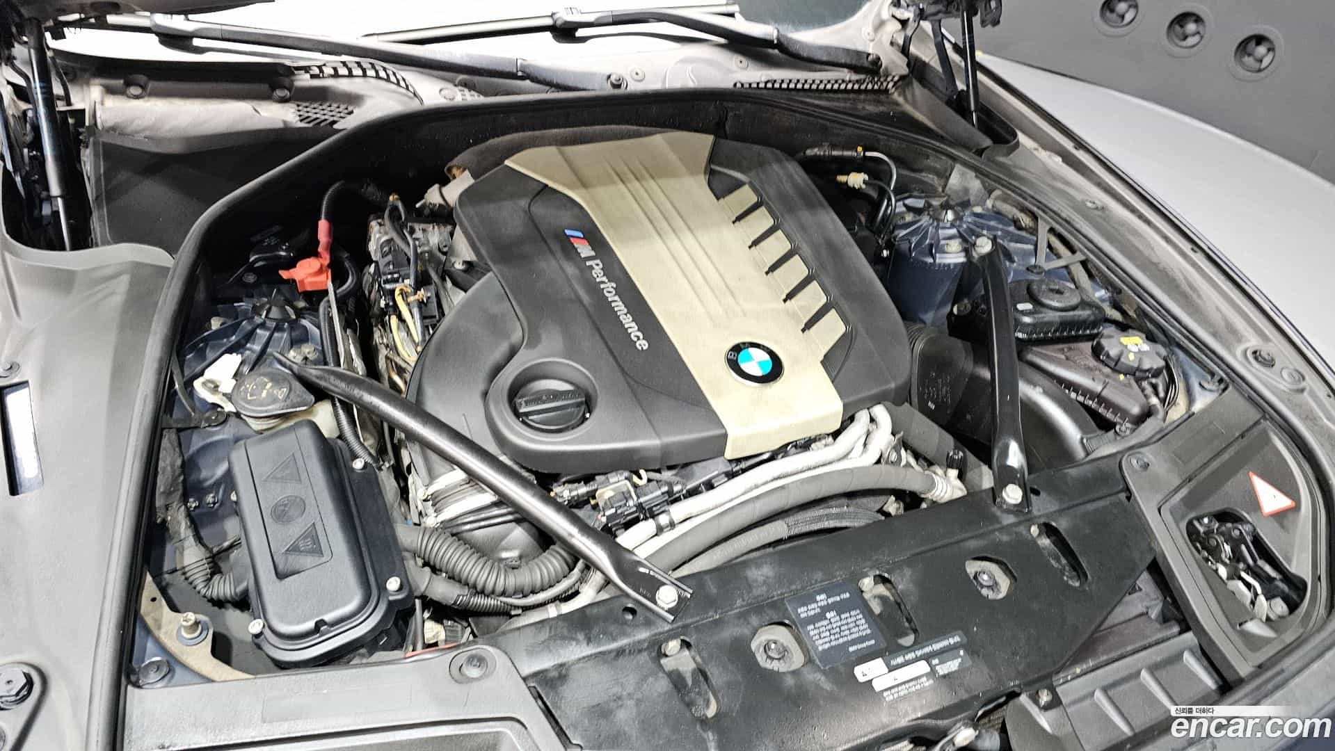 5-Series BMW 2014.8-INNER-006
