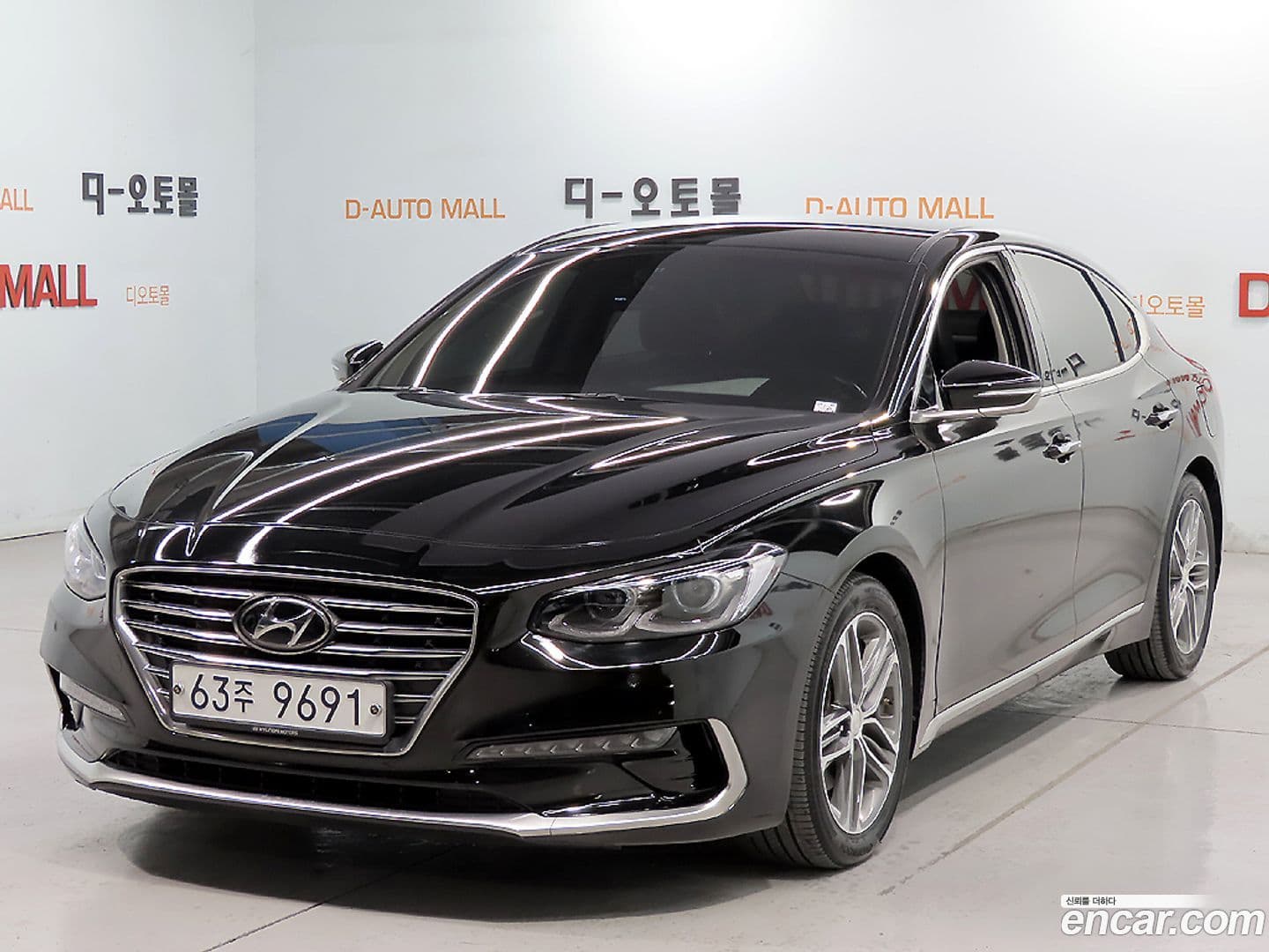 Main__Slider__Photo:Grandeur Hyundai 2018.4-0