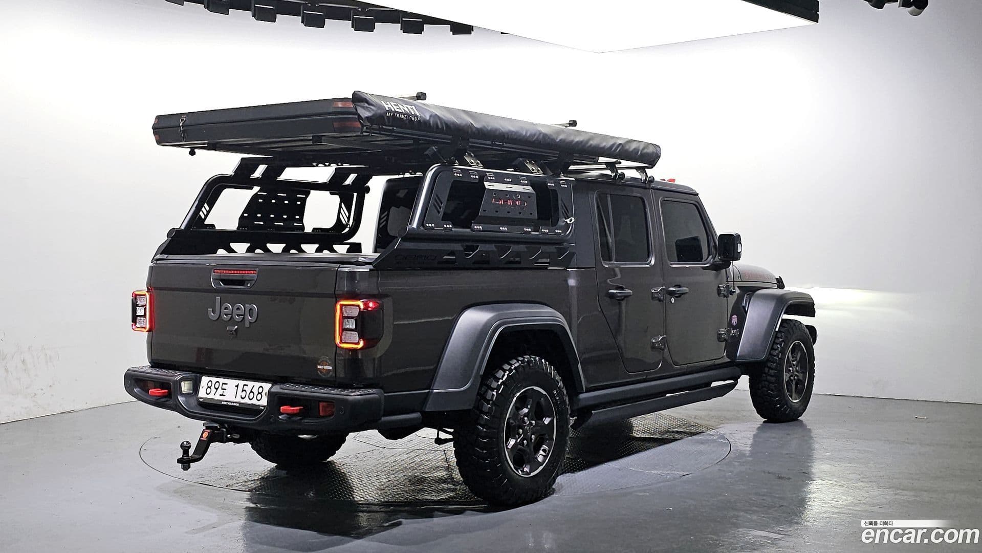 Main__Slider__Photo:Gladiator Jeep 2021.2-1