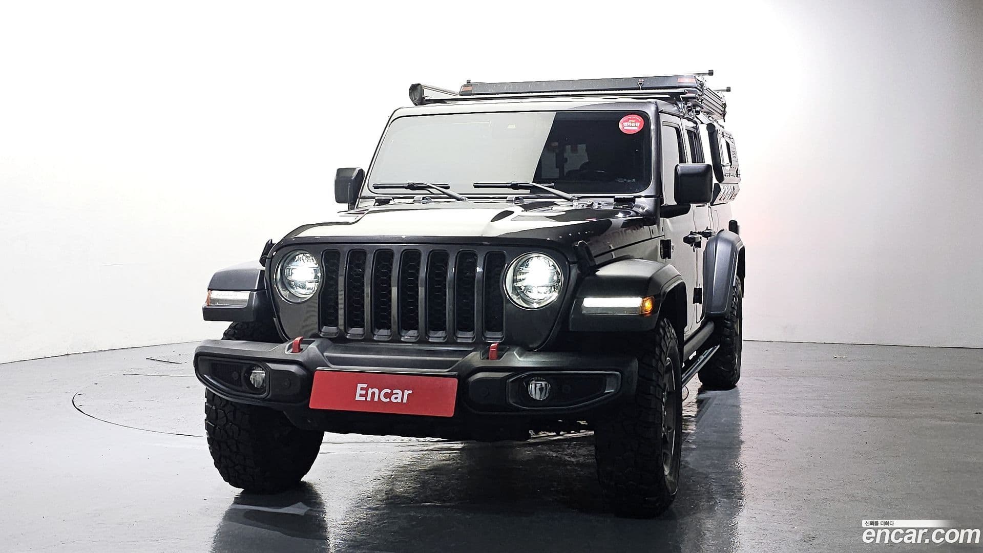 Main__Slider__Photo:Gladiator Jeep 2021.2-2