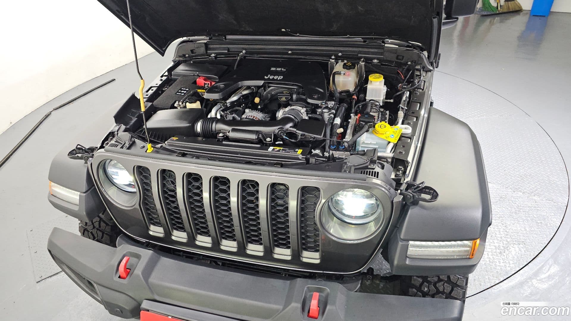 Main__Slider__Photo:Gladiator Jeep 2021.2-5