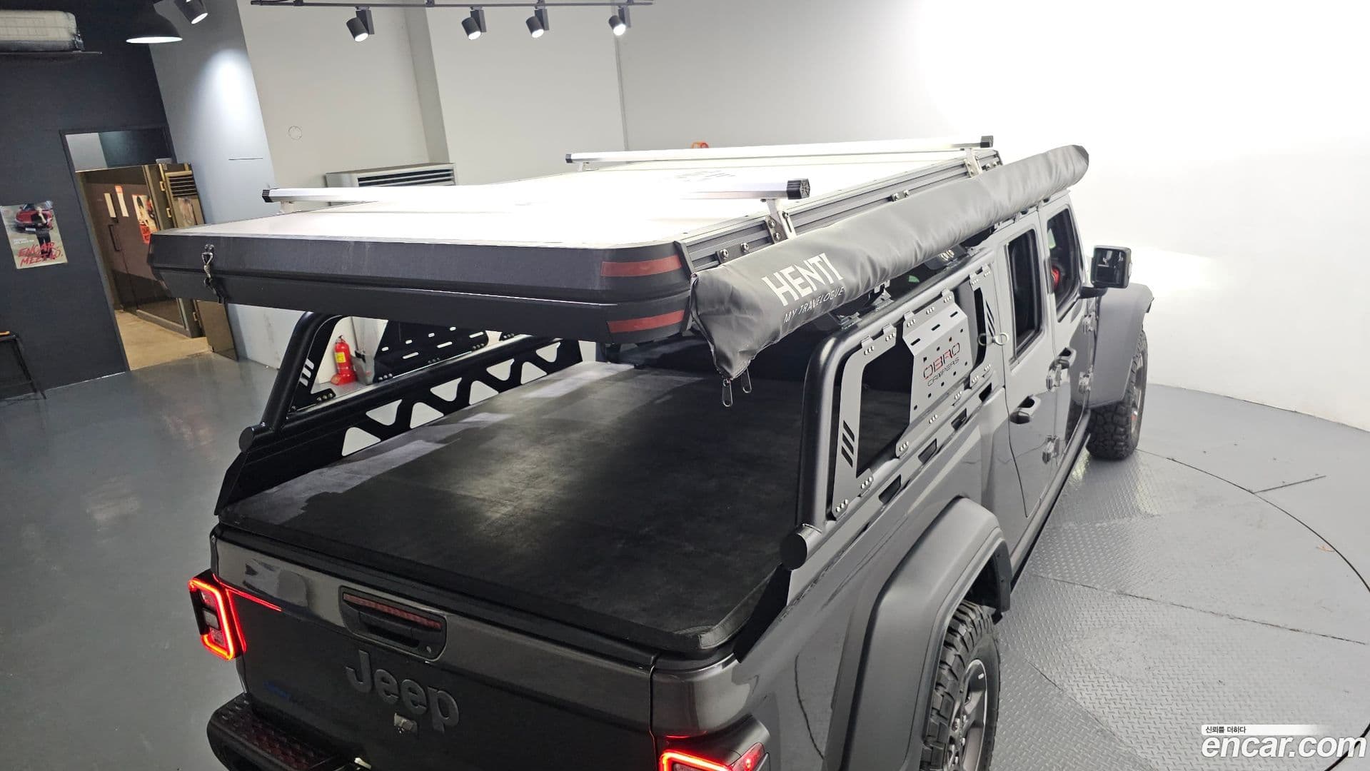 Main__Slider__Photo:Gladiator Jeep 2021.2-19