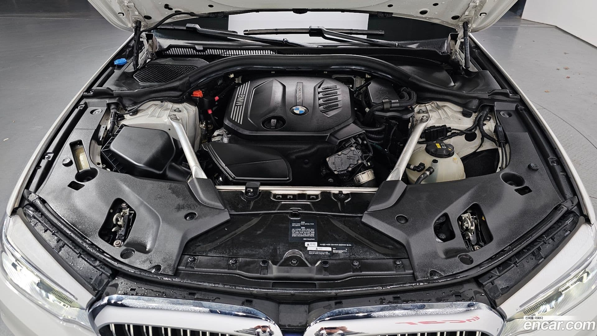 Main__Slider__Photo:5-Series BMW 2019.6-5