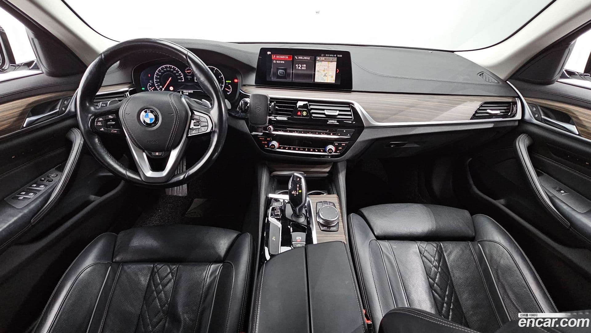 Main__Slider__Photo:5-Series BMW 2019.6-6