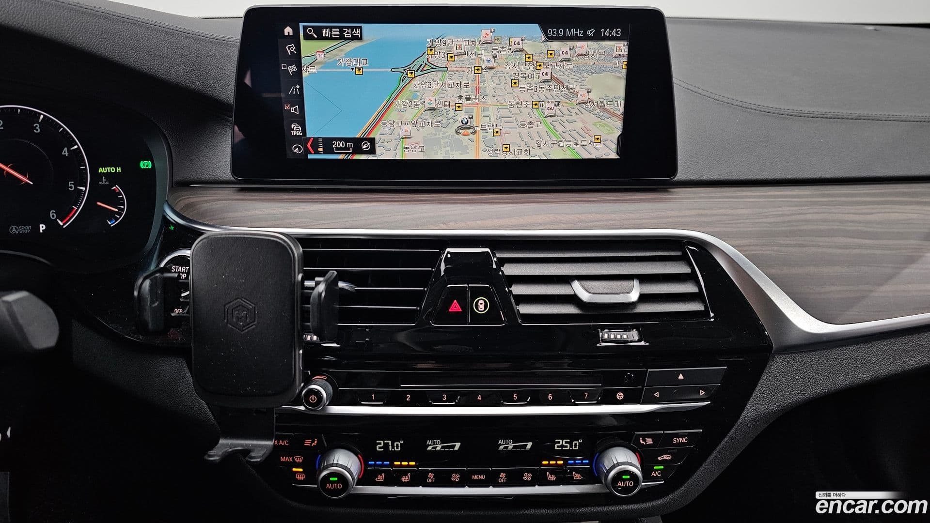Main__Slider__Photo:5-Series BMW 2019.6-13
