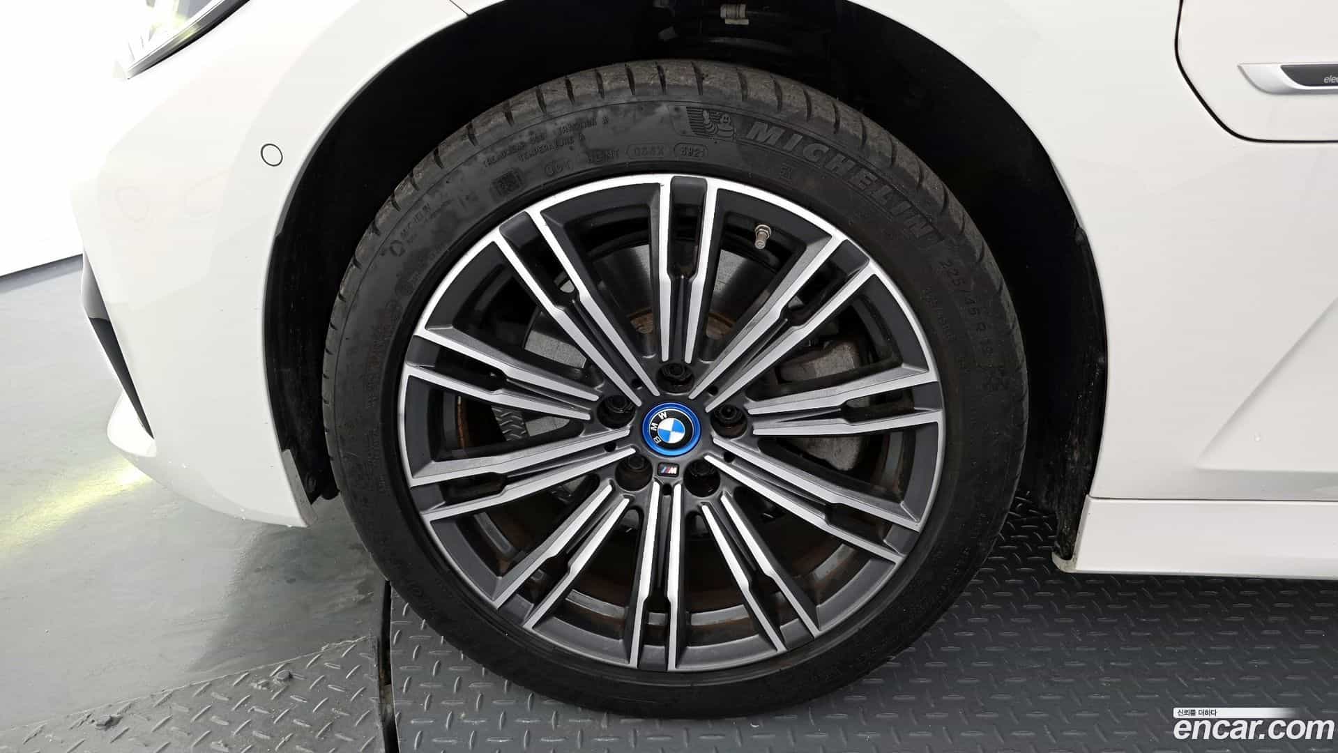3-Series BMW 2022.2-OUTER-005