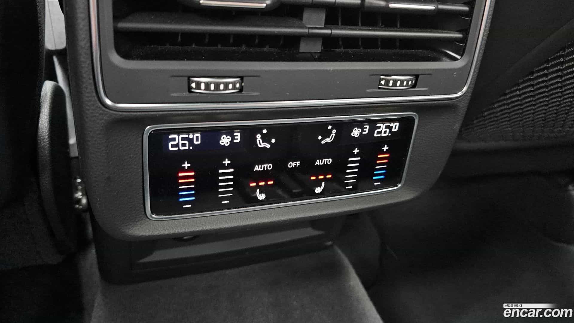 Q8 Audi 2023.10-OPTION-021