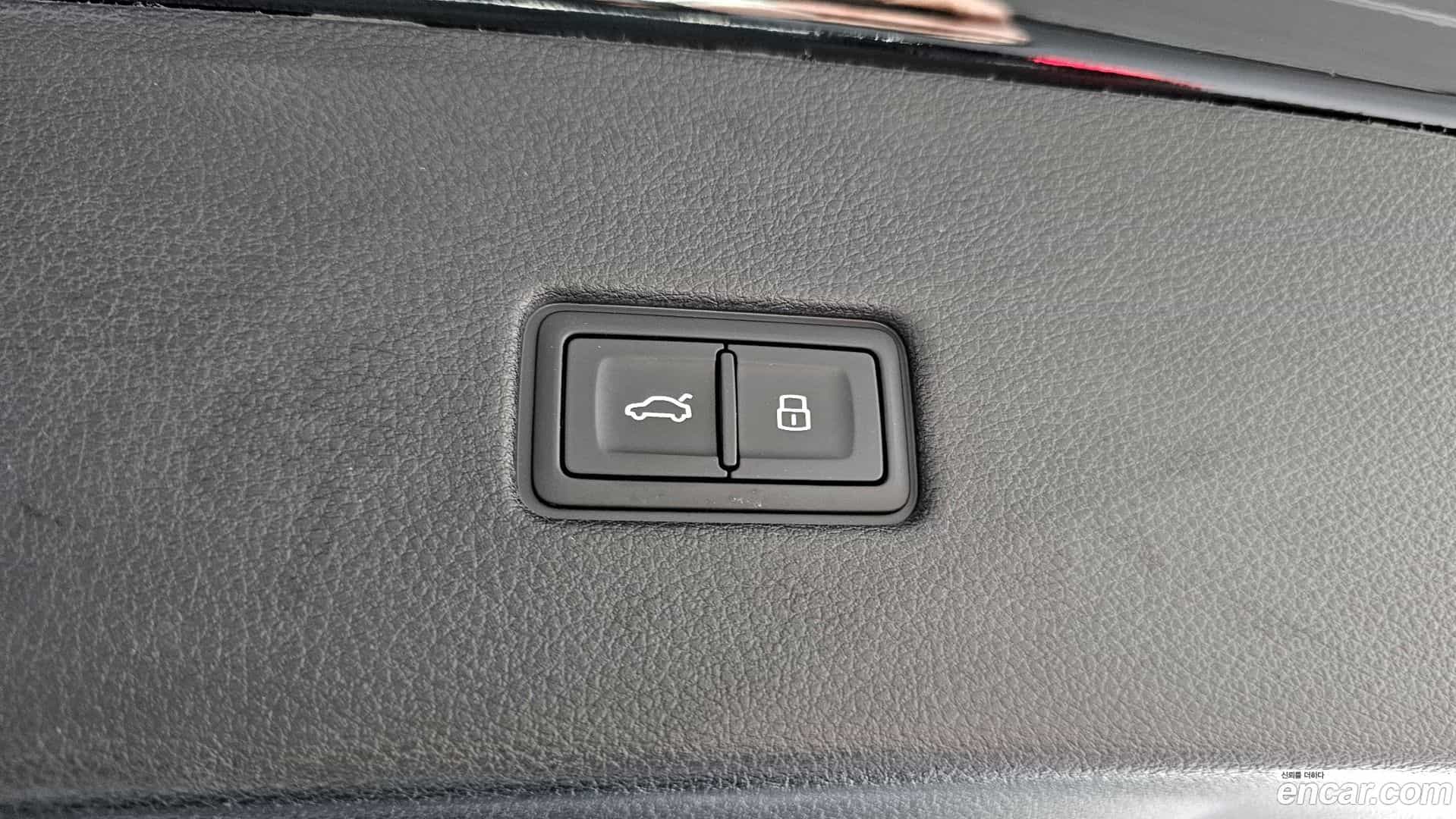 Q8 Audi 2023.10-OPTION-022