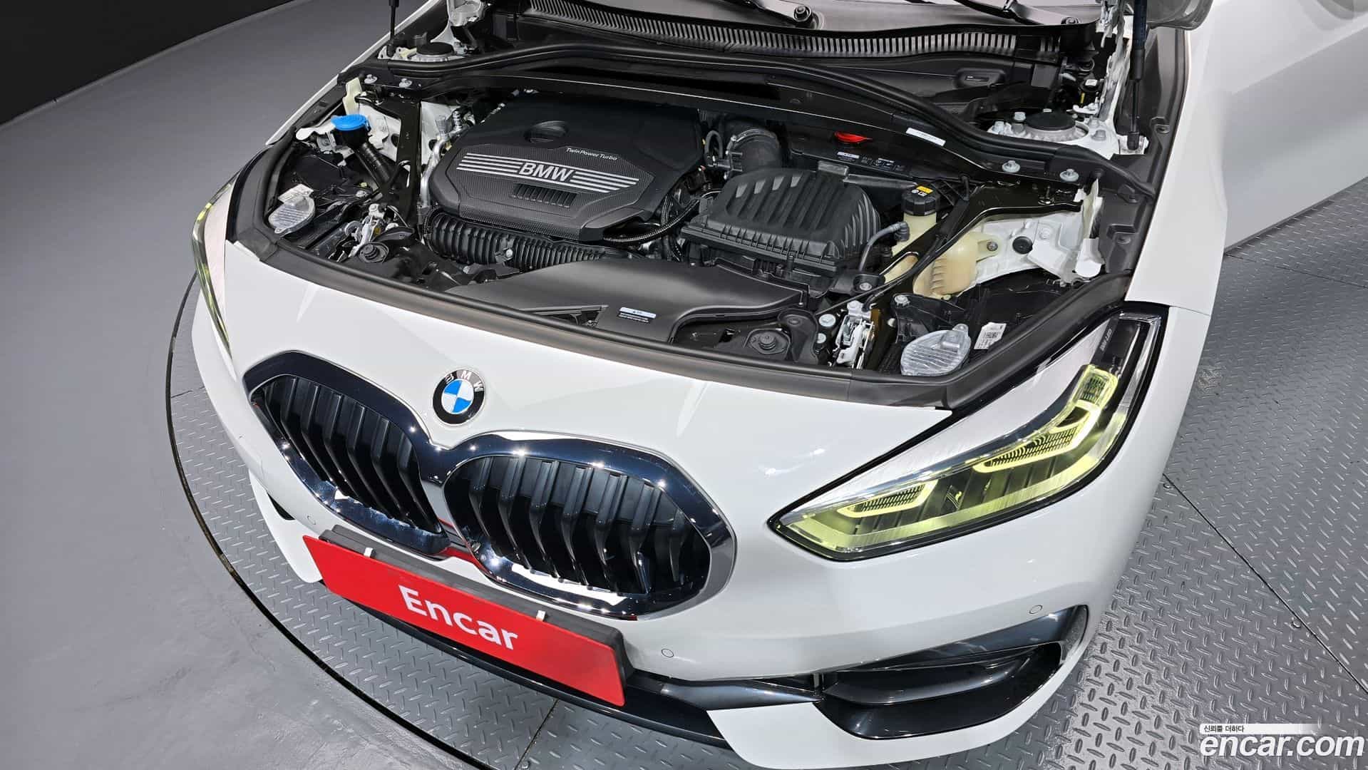 1-Series BMW 2022.2-OUTER-006