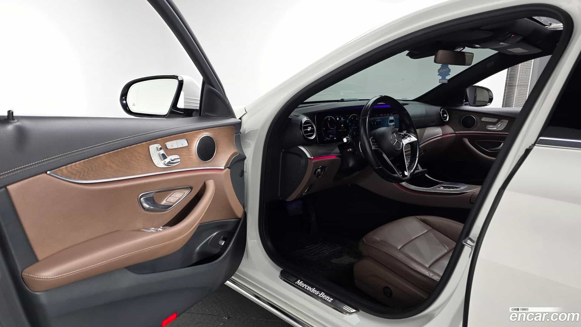 E-Class Mercedes-Benz 2021.0-OPTION-016