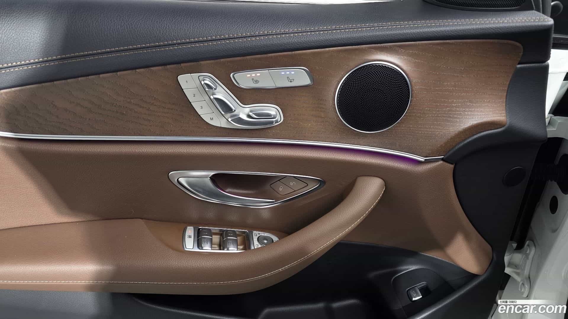 E-Class Mercedes-Benz 2021.0-OPTION-023