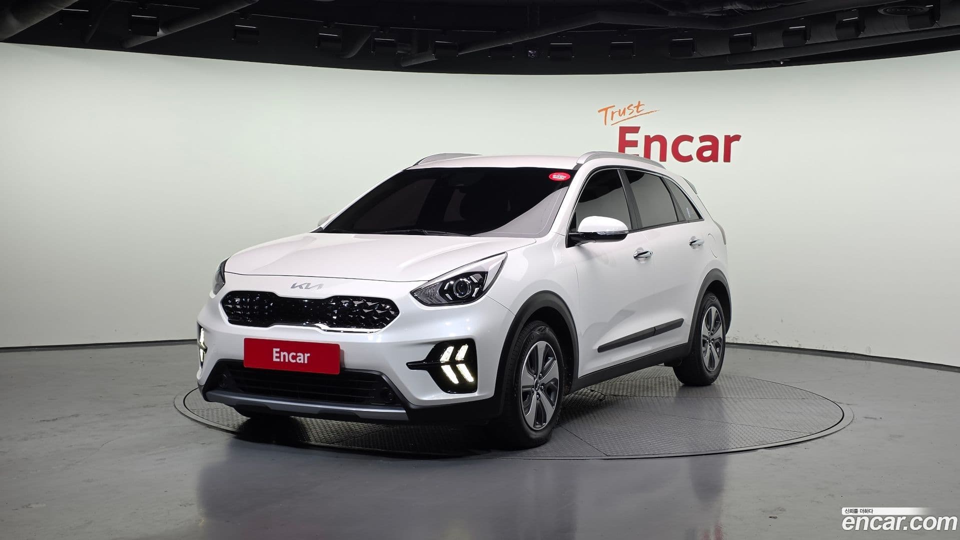 Main__Slider__Photo:Niro Kia 2021.9-0